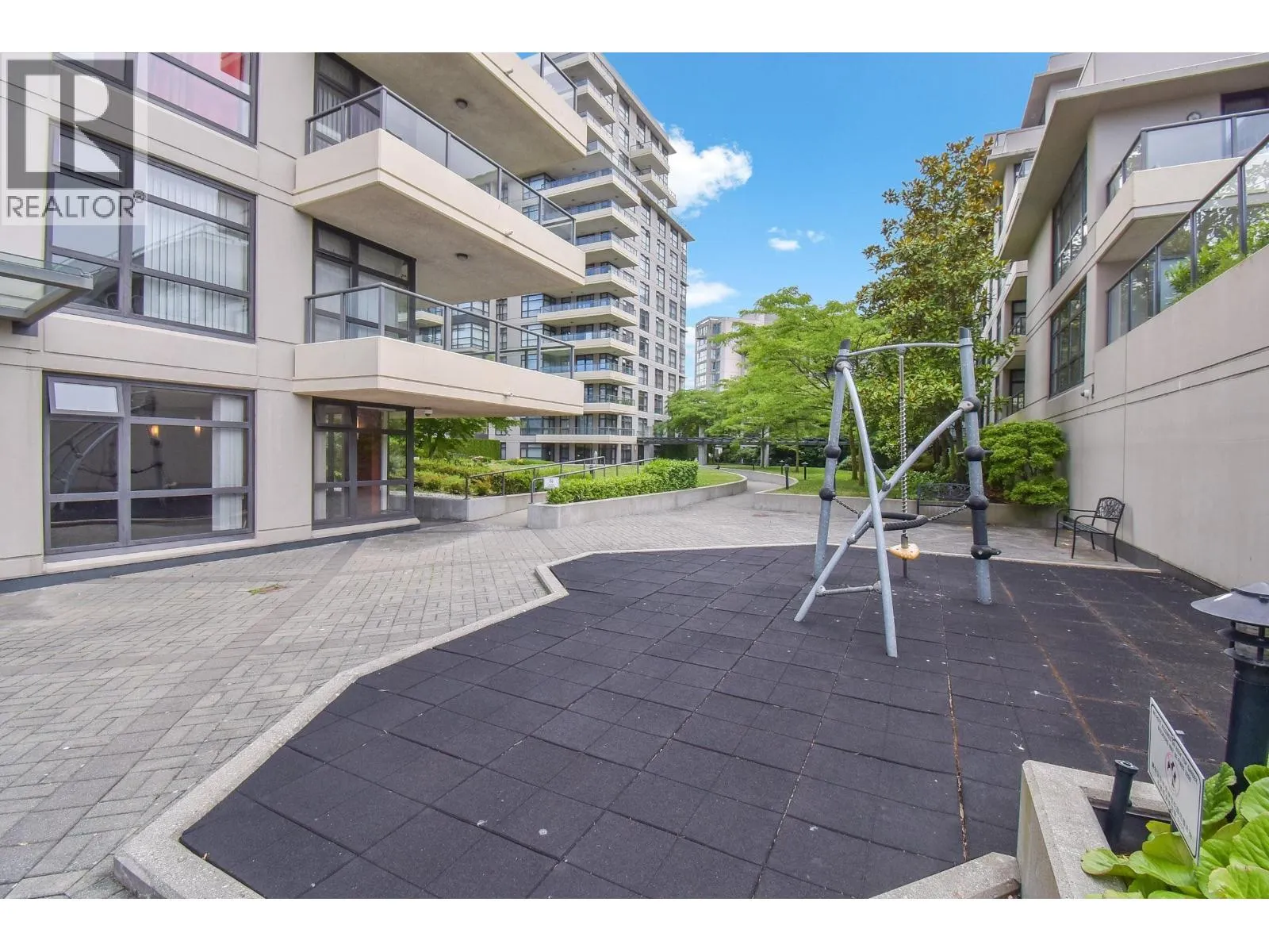 804 8120 LANSDOWNE ROAD
