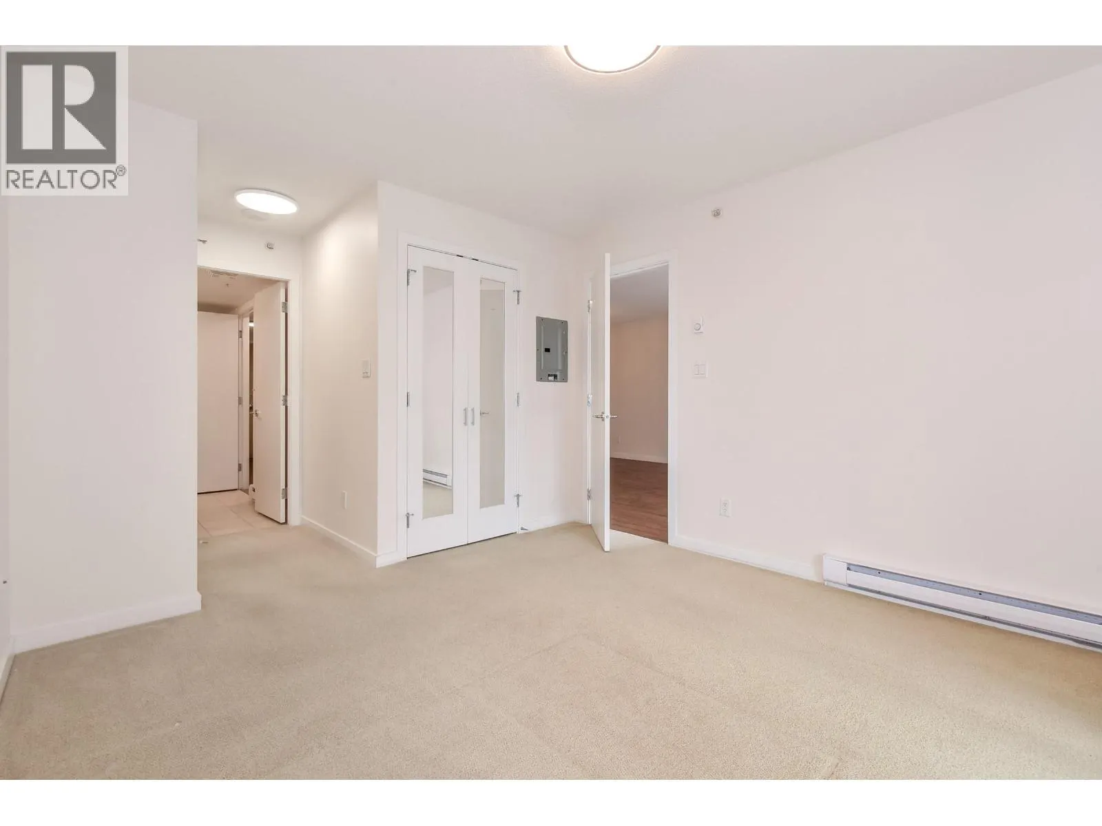 804 8120 LANSDOWNE ROAD