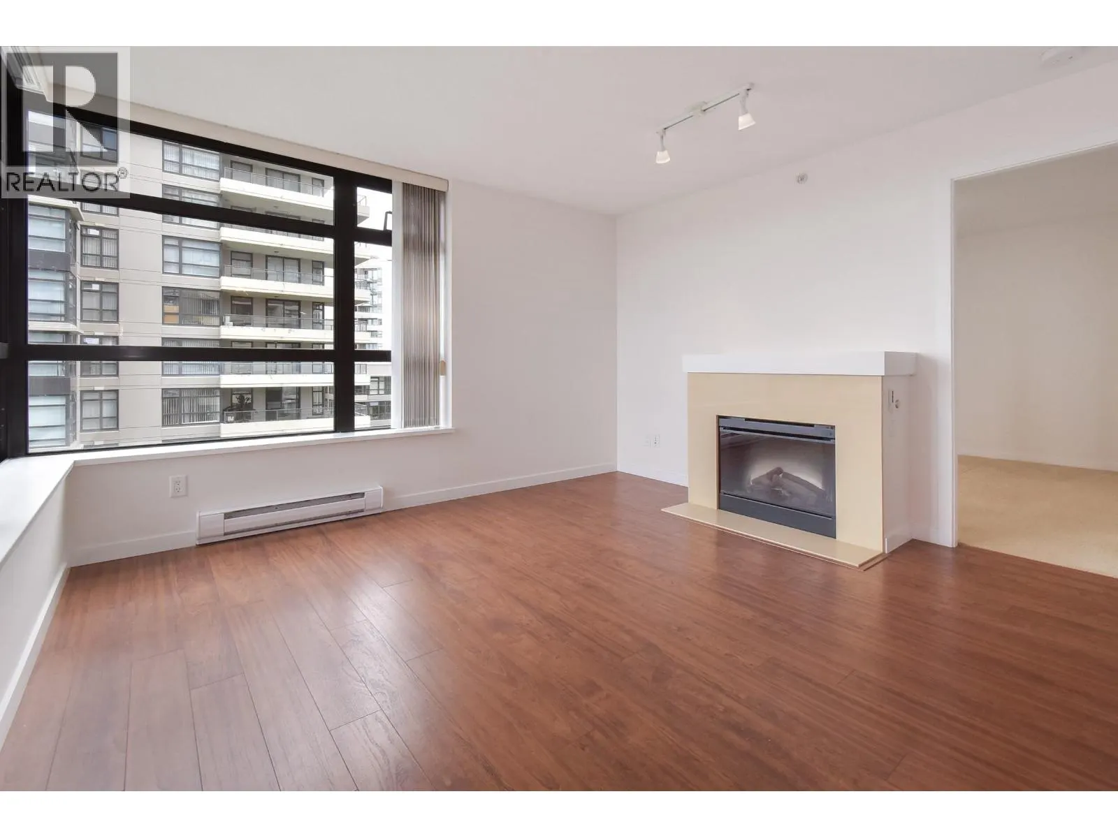 804 8120 LANSDOWNE ROAD