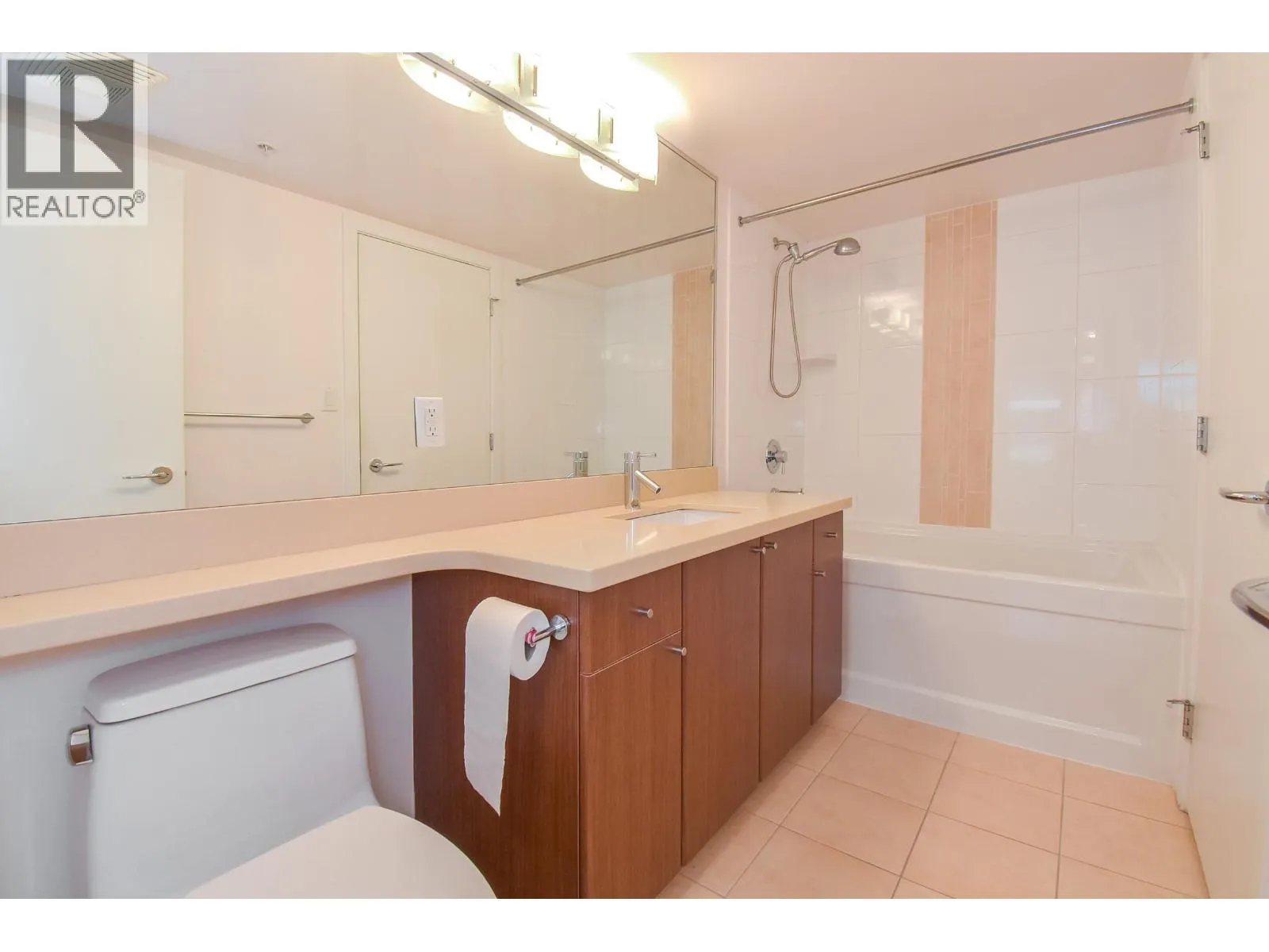804 8120 LANSDOWNE ROAD