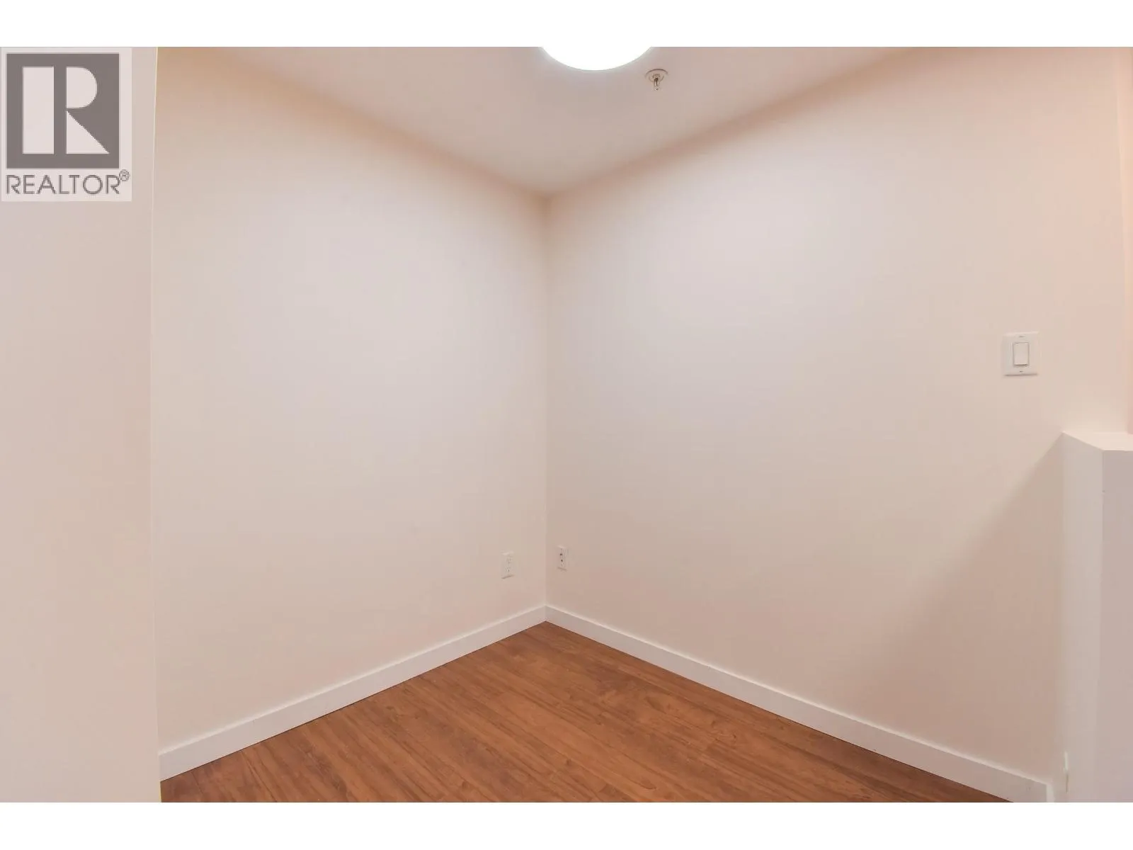 804 8120 LANSDOWNE ROAD