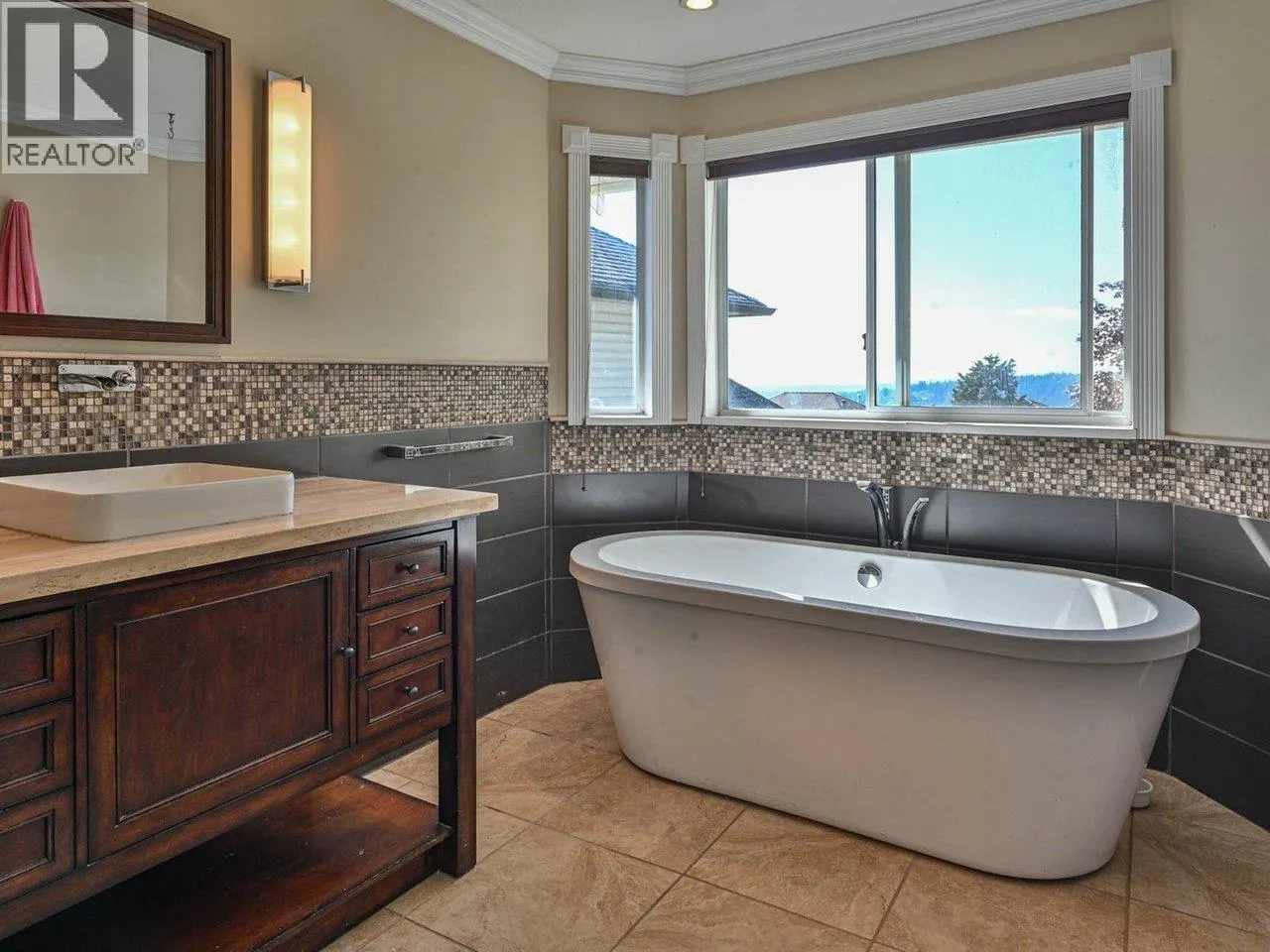 1422 MAGNOLIA PLACE