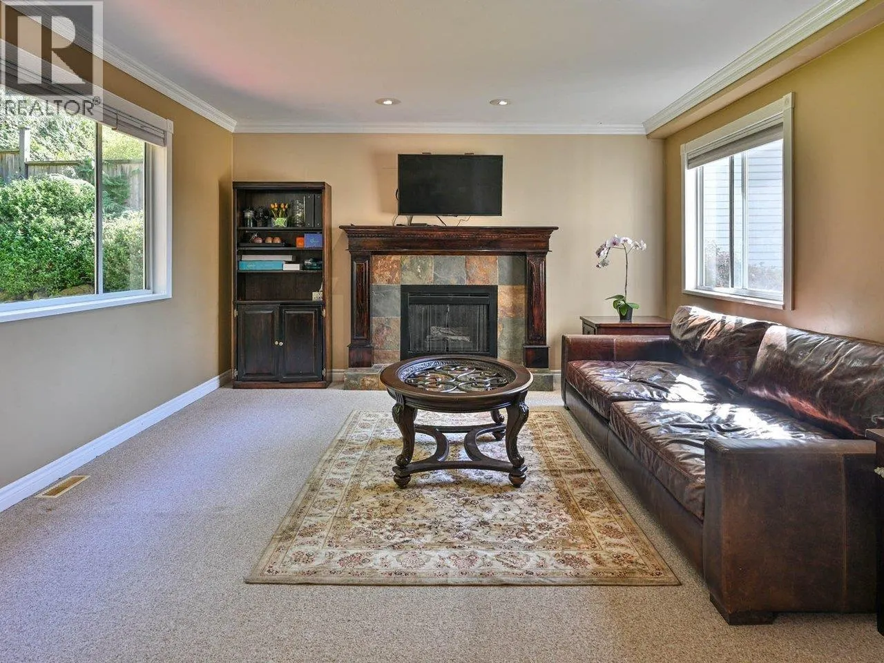 1422 MAGNOLIA PLACE