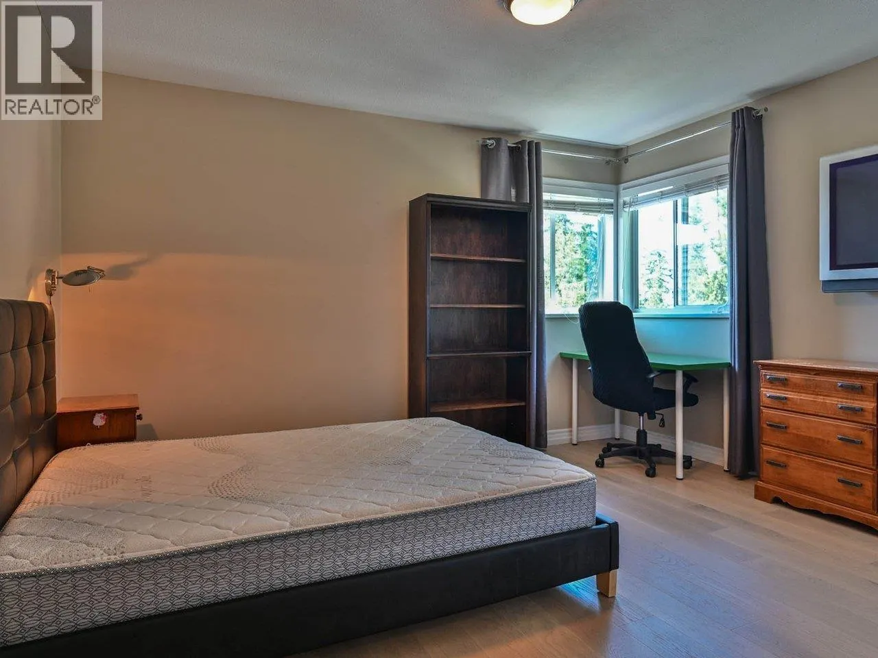 1422 MAGNOLIA PLACE