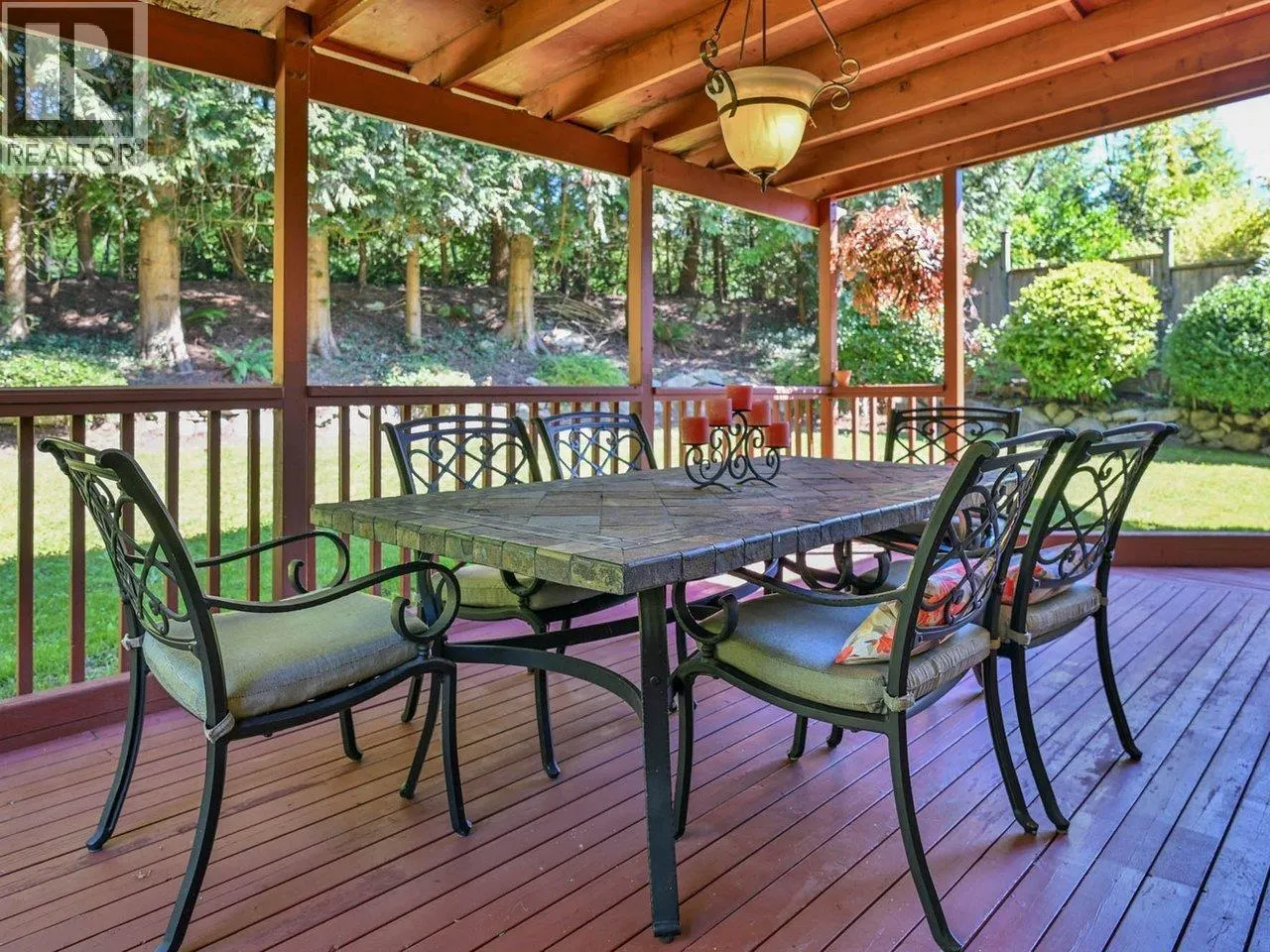 1422 MAGNOLIA PLACE