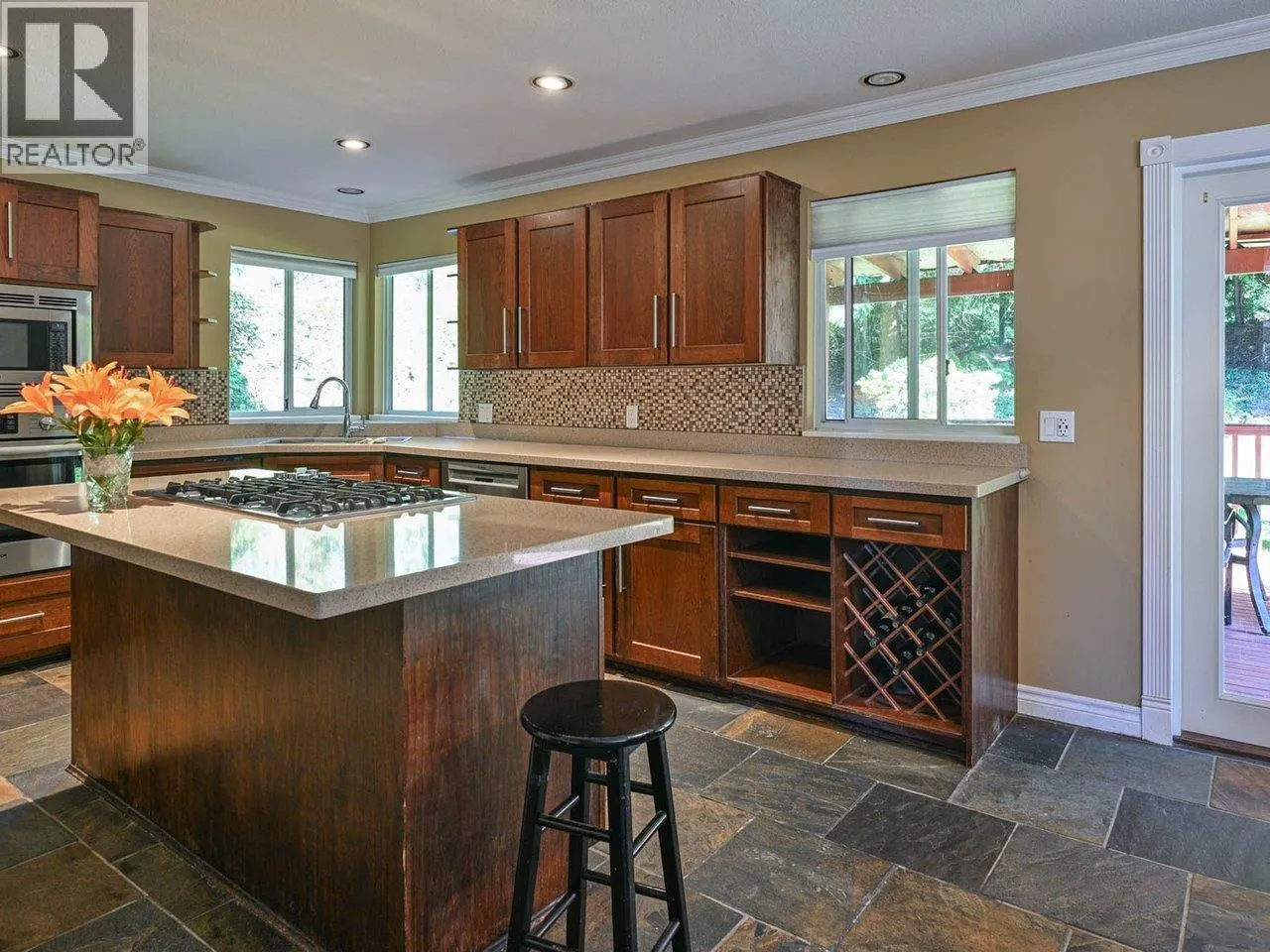 1422 MAGNOLIA PLACE