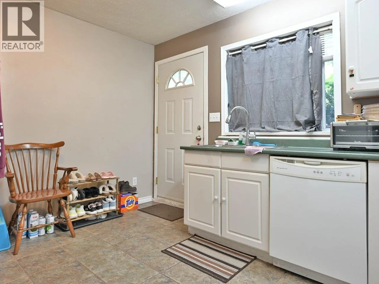 1422 MAGNOLIA PLACE