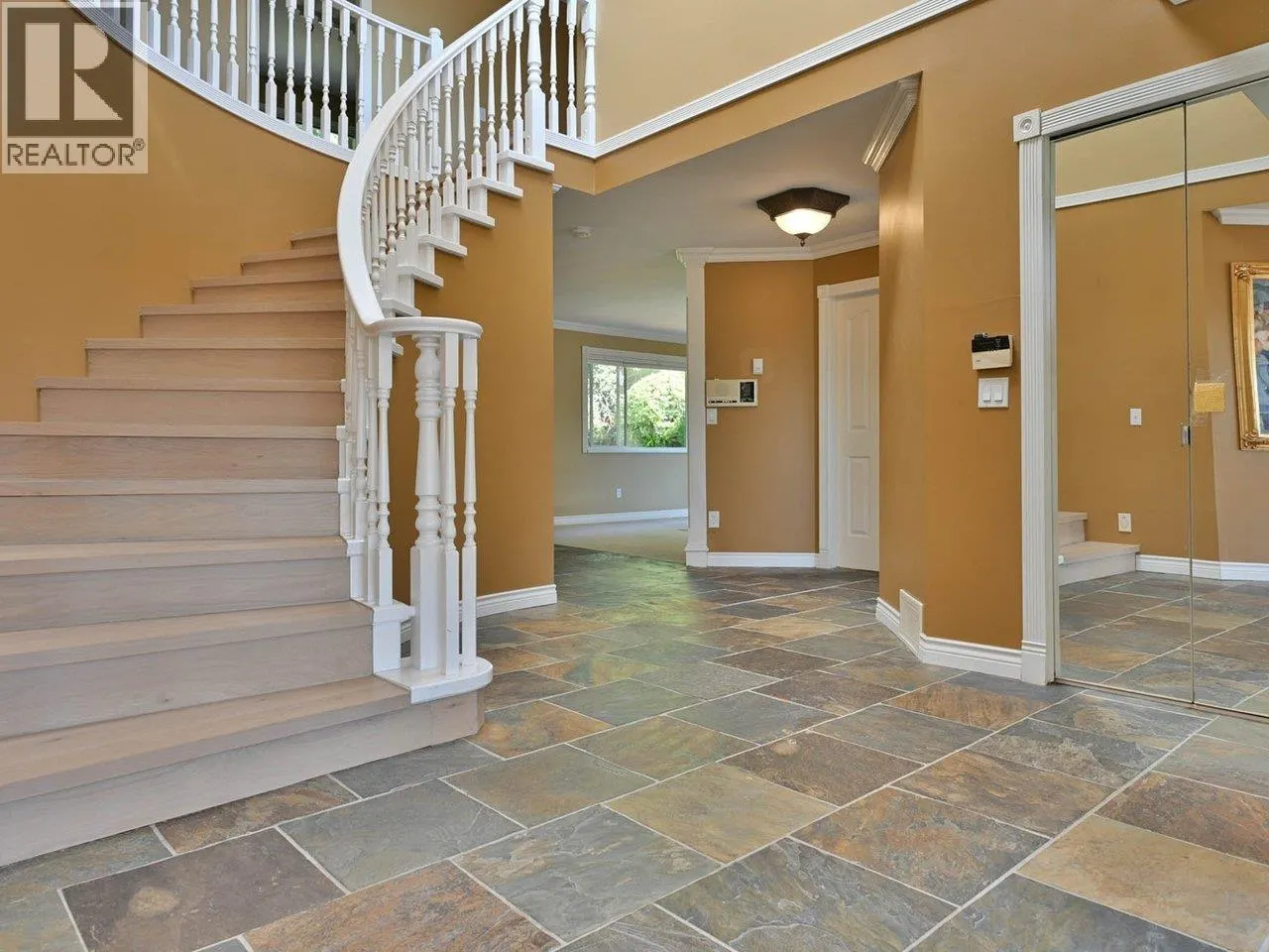 1422 MAGNOLIA PLACE