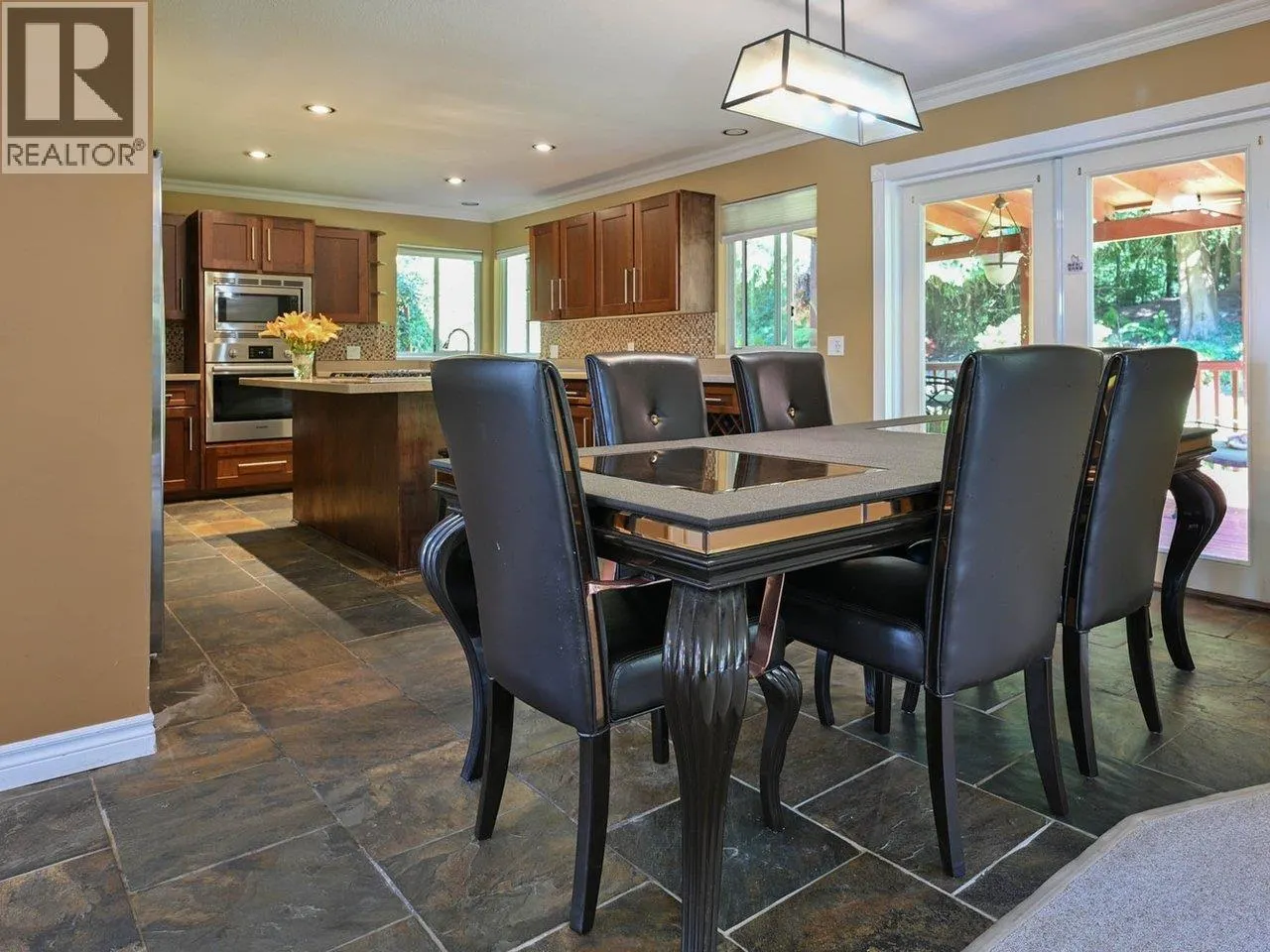 1422 MAGNOLIA PLACE