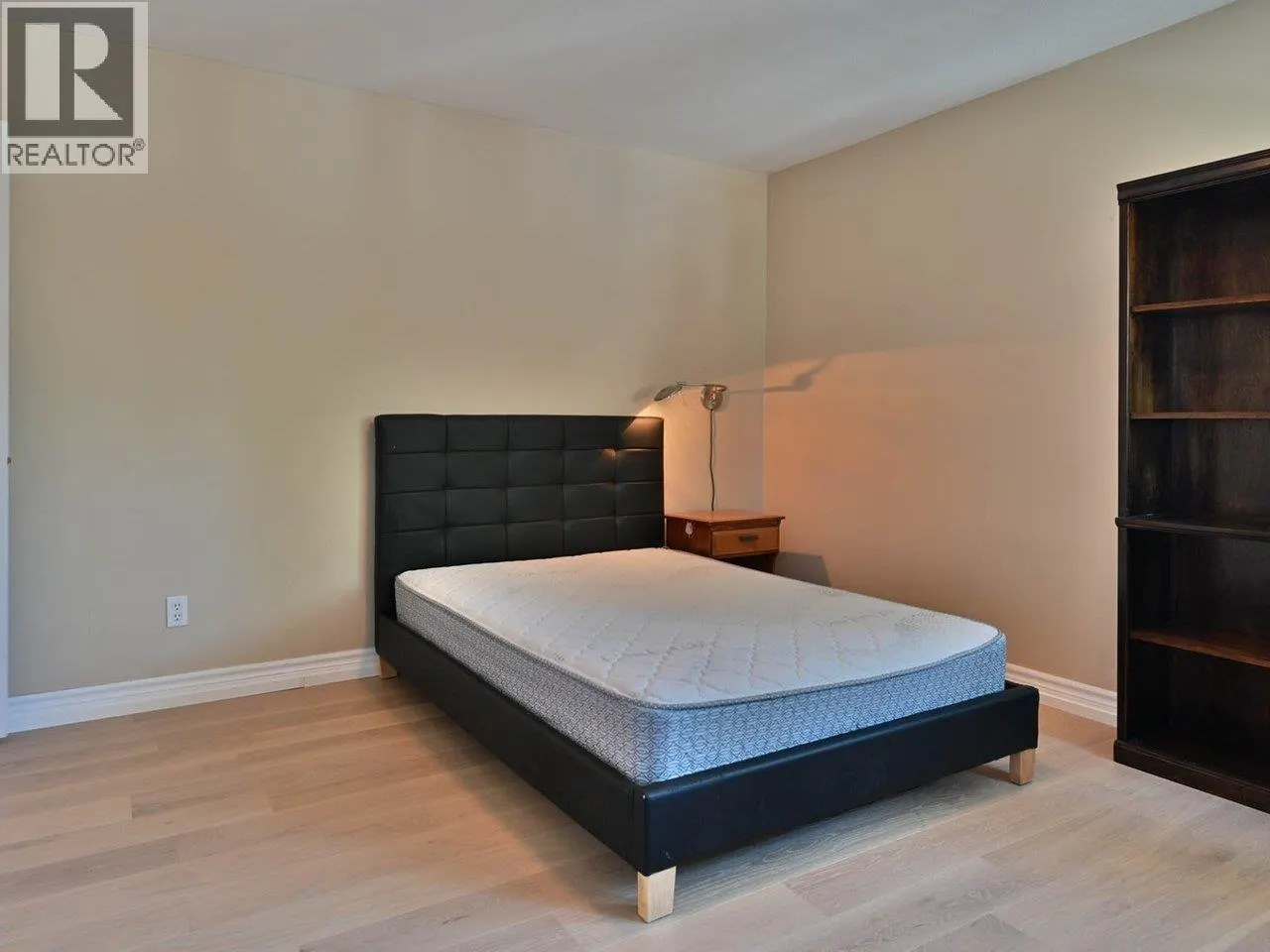 1422 MAGNOLIA PLACE