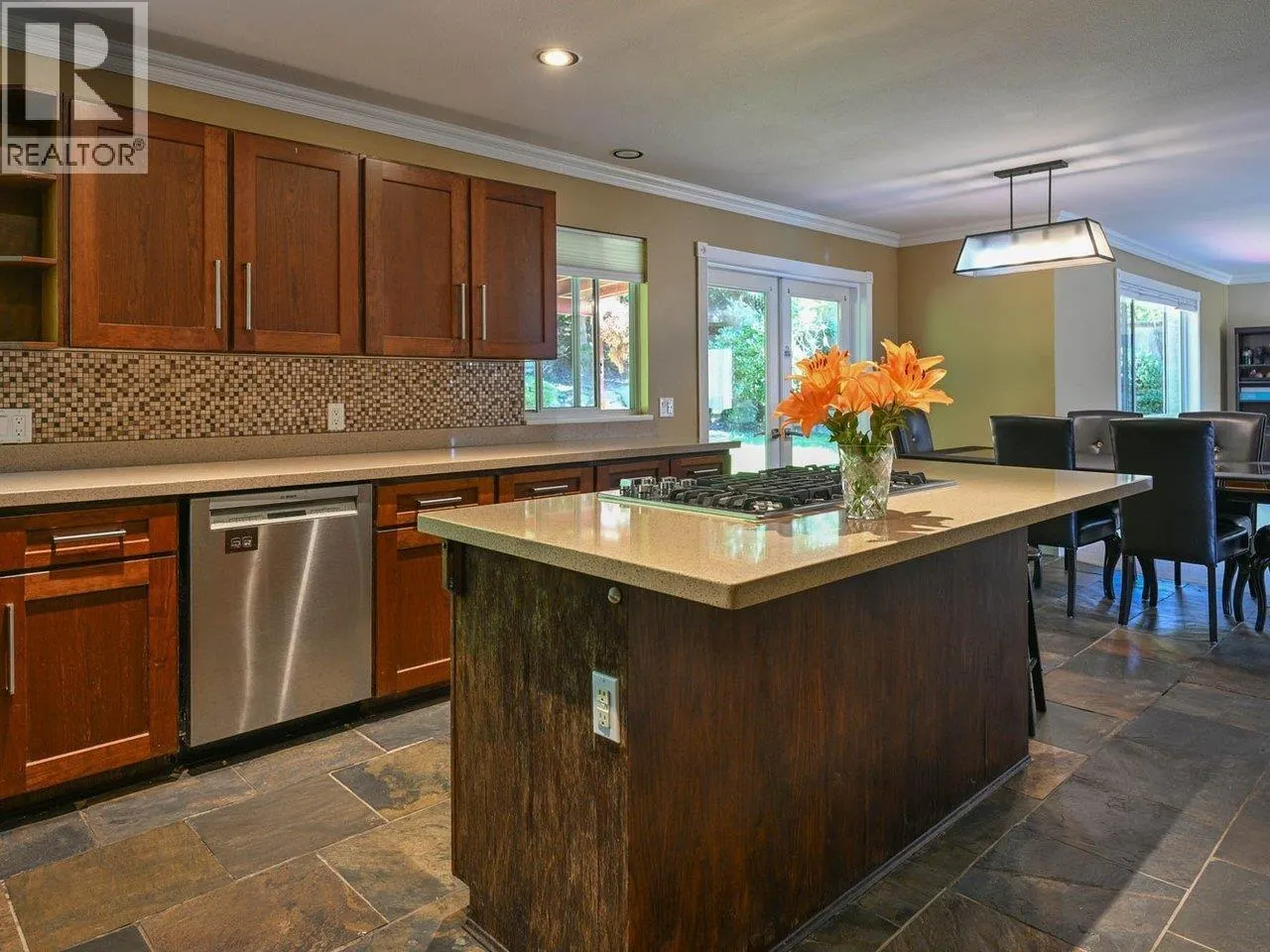 1422 MAGNOLIA PLACE