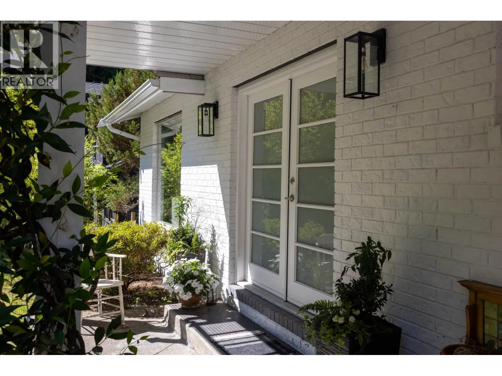 110 SEAVIEW PLACE