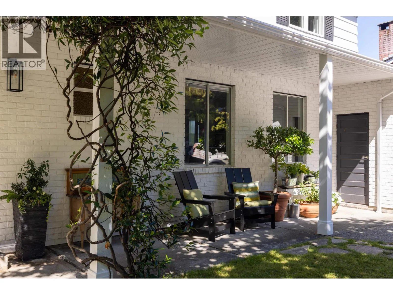 110 SEAVIEW PLACE