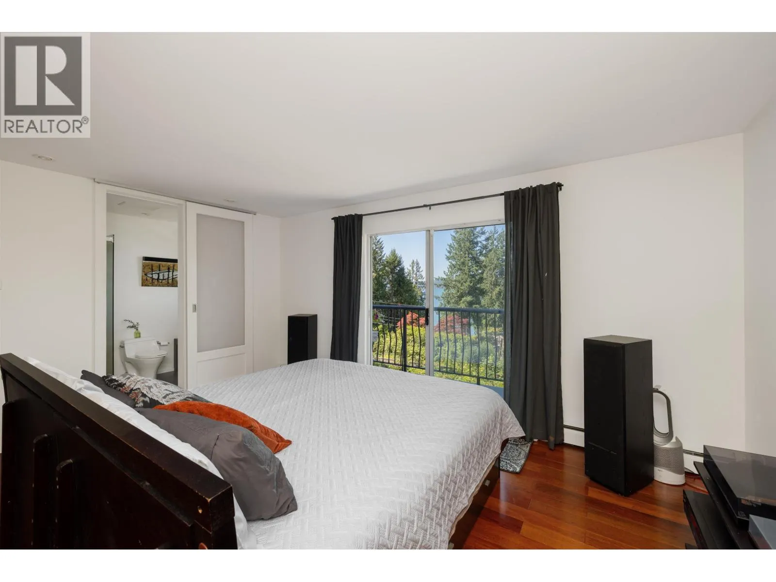 110 SEAVIEW PLACE