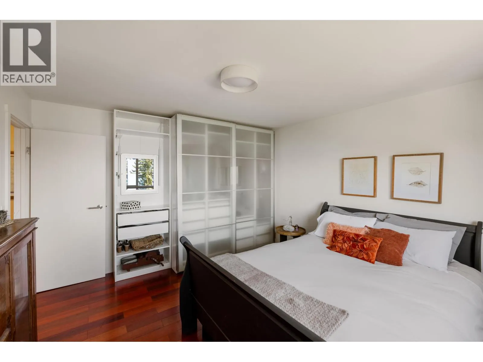 110 SEAVIEW PLACE