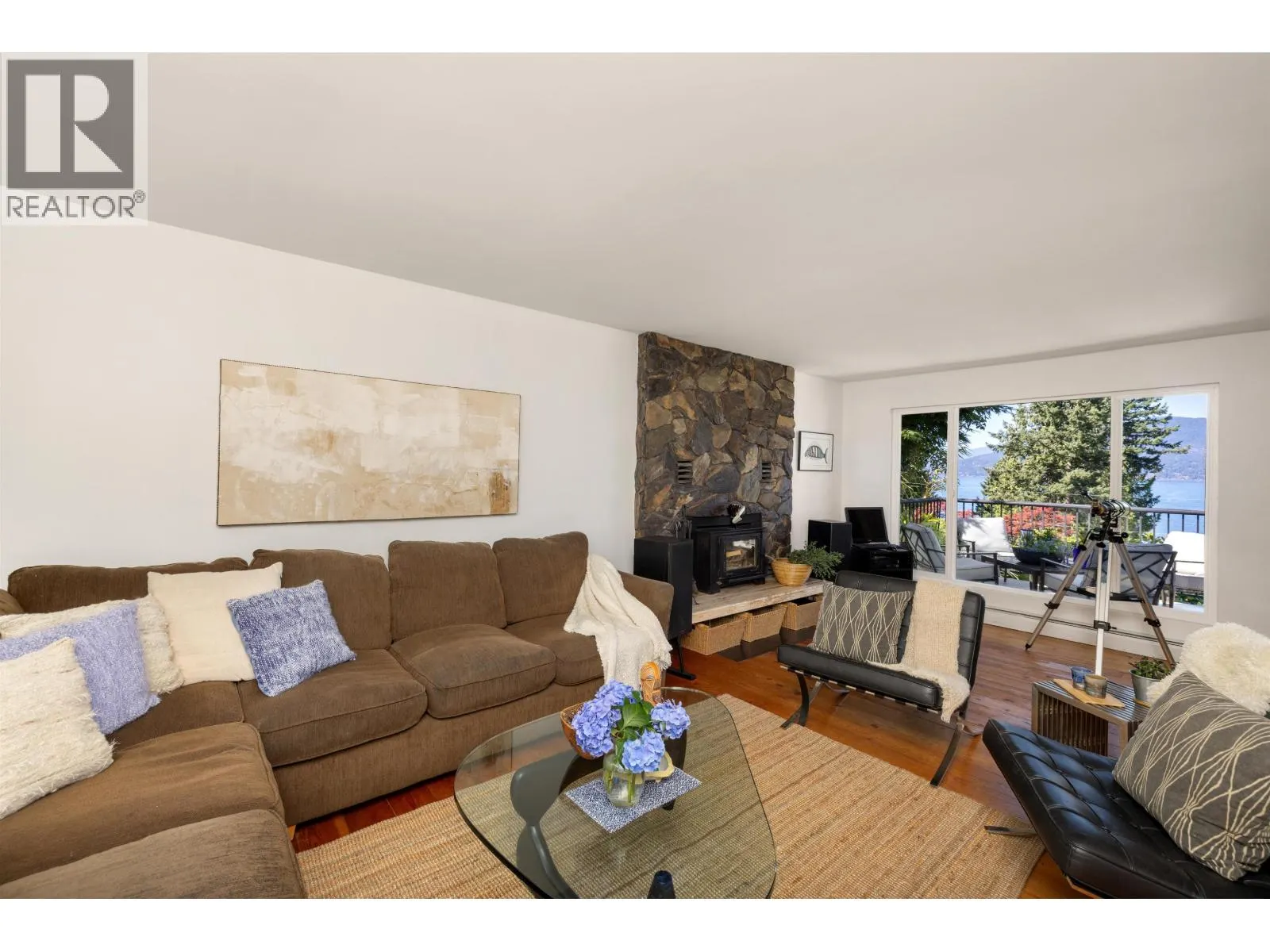 110 SEAVIEW PLACE