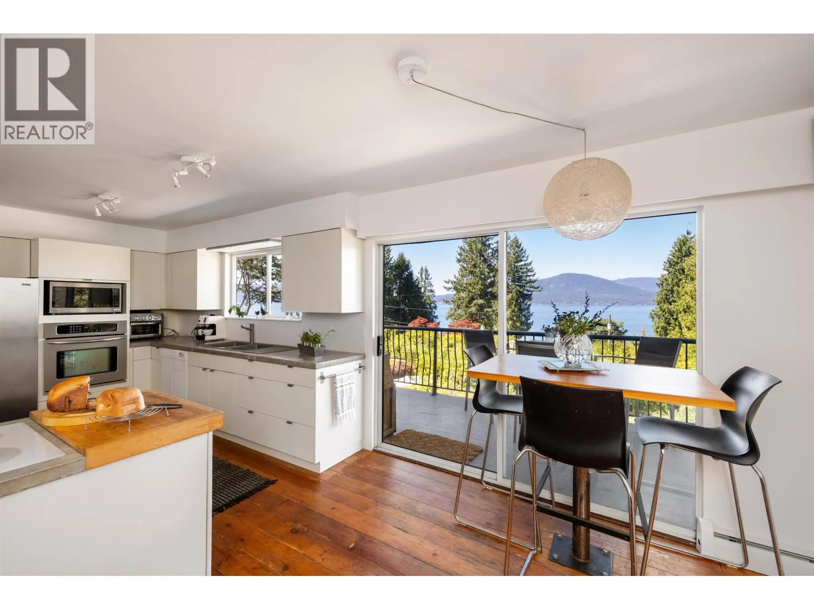 110 SEAVIEW PLACE