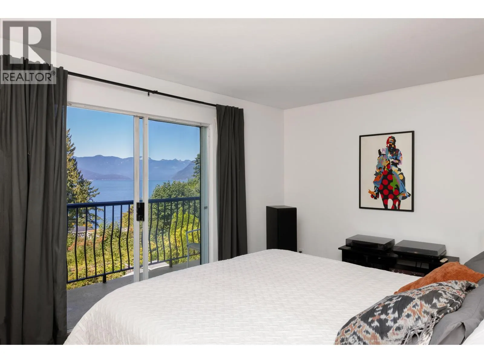 110 SEAVIEW PLACE