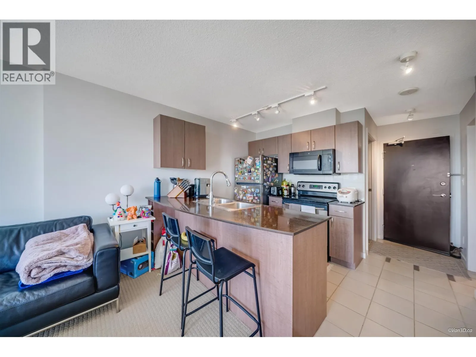 2714 610 GRANVILLE STREET