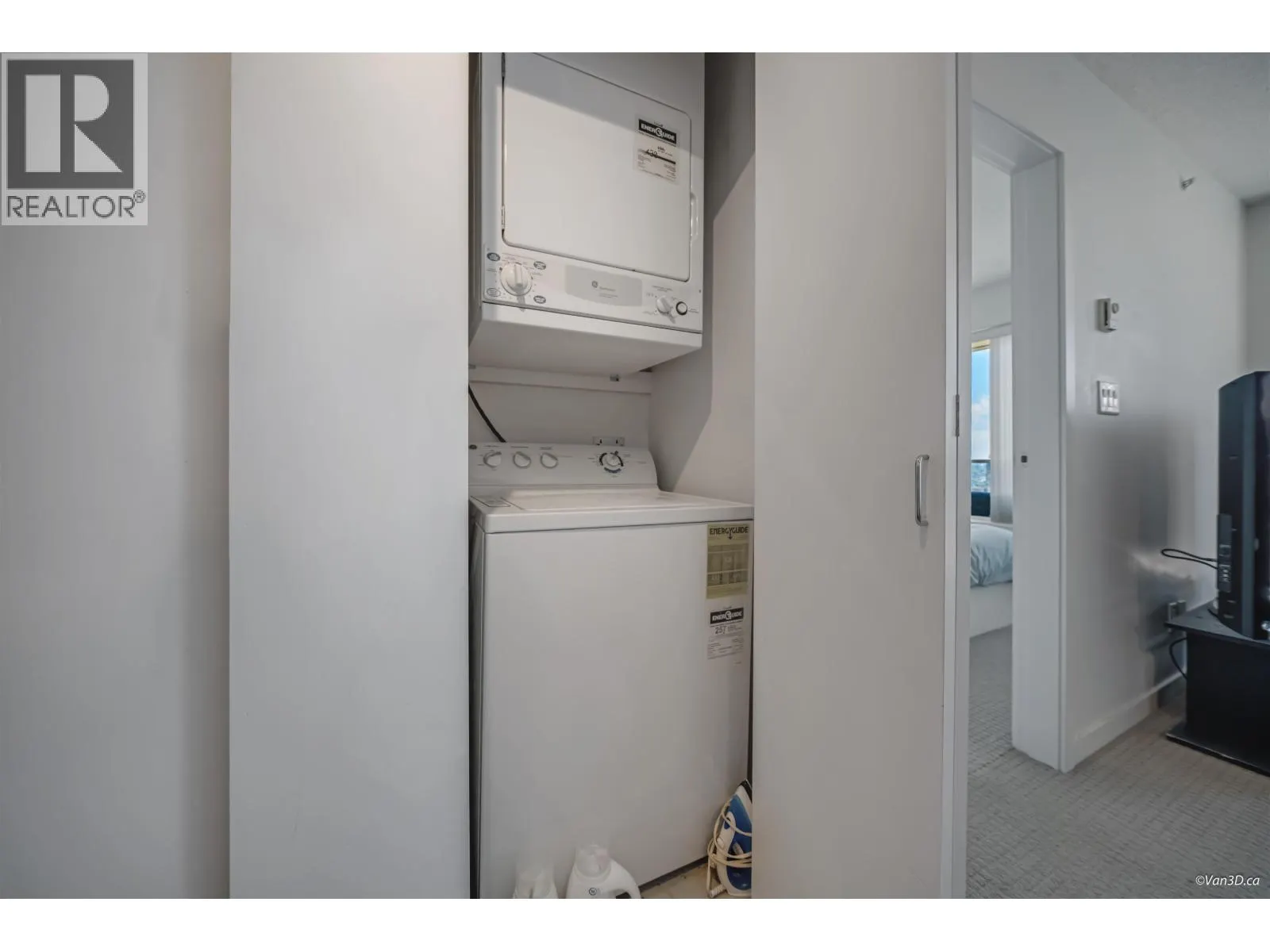 2714 610 GRANVILLE STREET