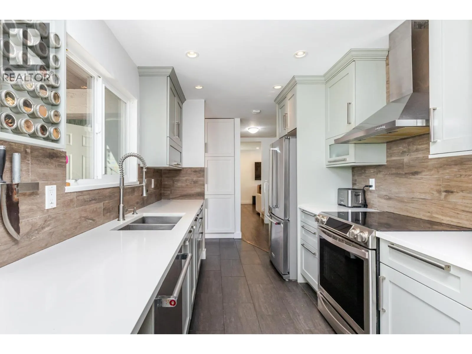 105E 3655 SHAUGHNESSY STREET