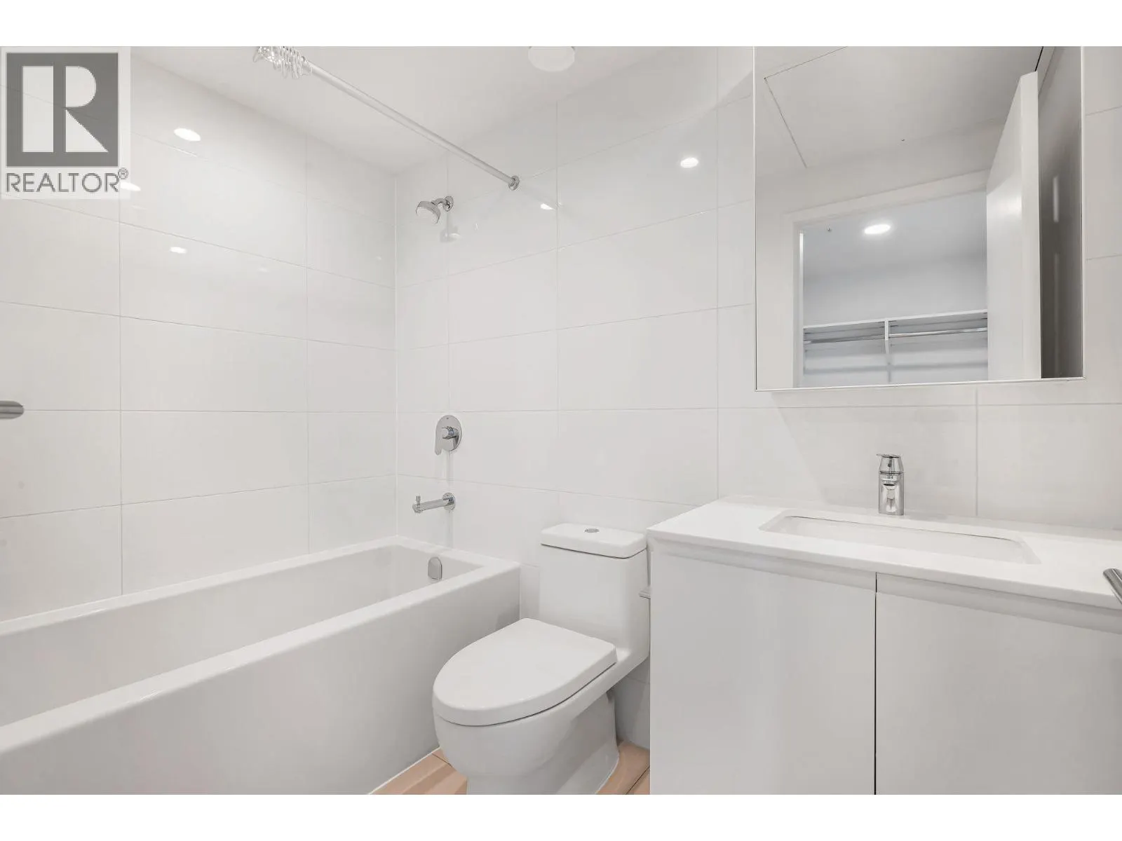 1607 3809 EVERGREEN PLACE
