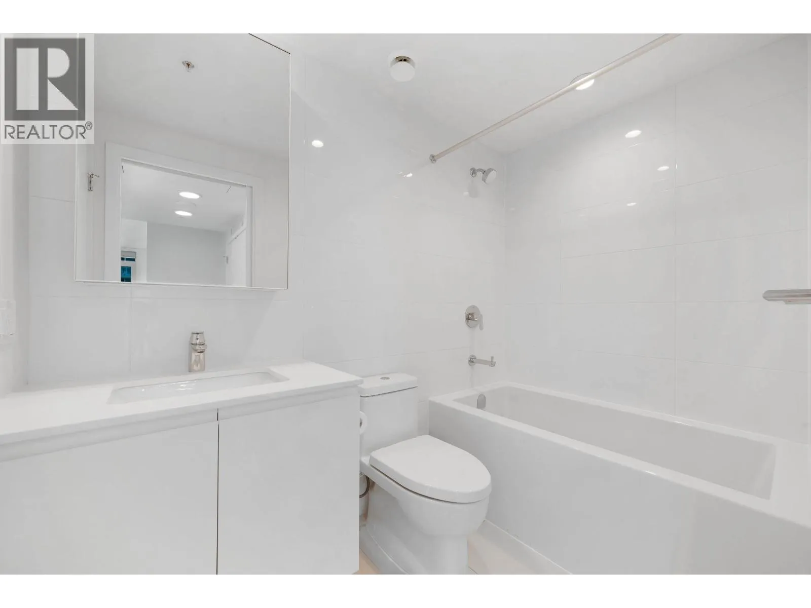 1607 3809 EVERGREEN PLACE