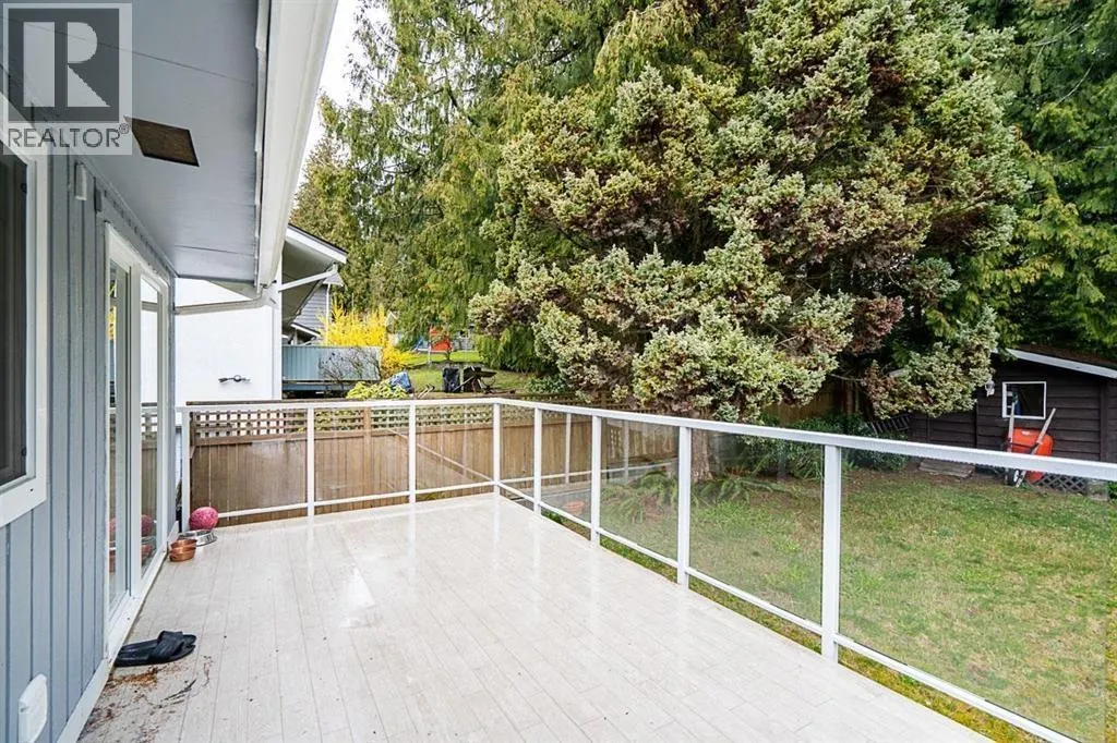 353 LAURENTIAN CRESCENT