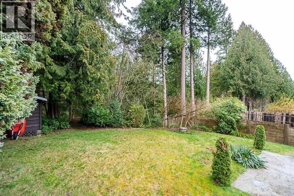 353 LAURENTIAN CRESCENT
