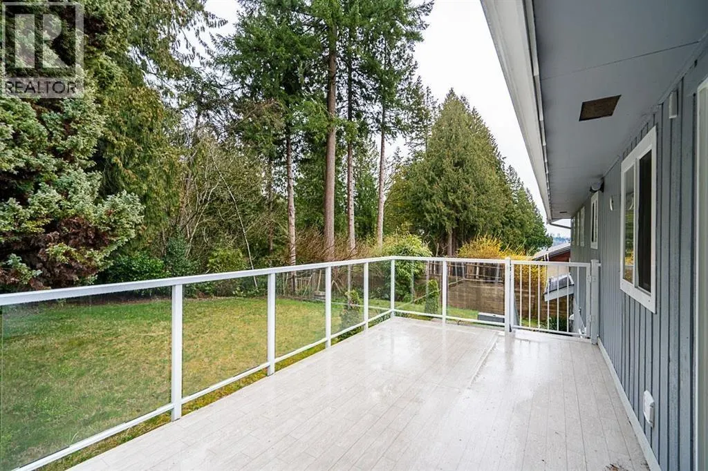 353 LAURENTIAN CRESCENT