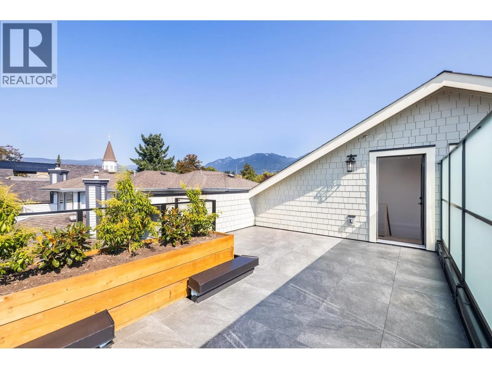 265 W 6TH STREET