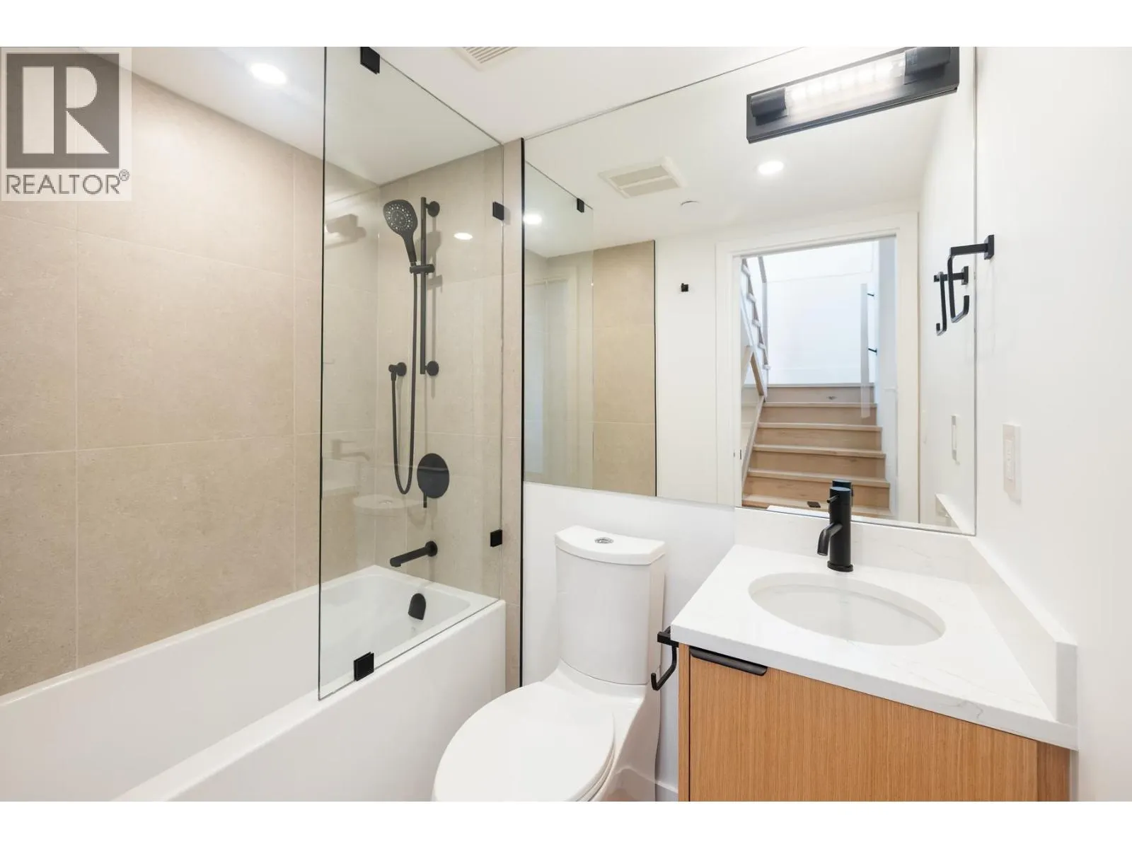 265 W 6TH STREET