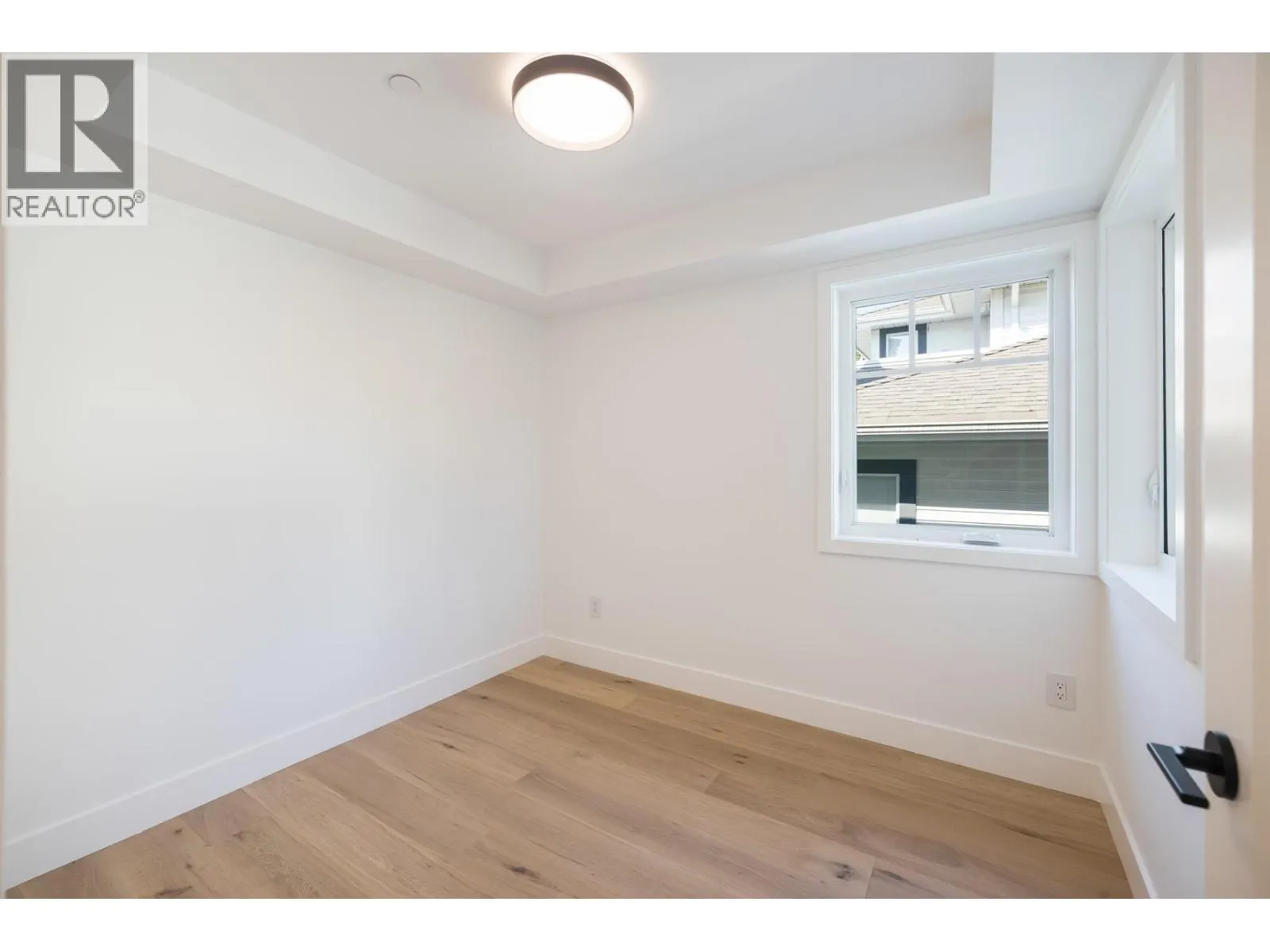 265 W 6TH STREET
