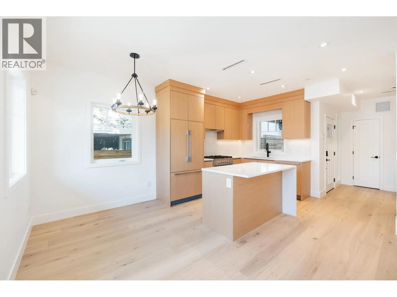 265 W 6TH STREET
