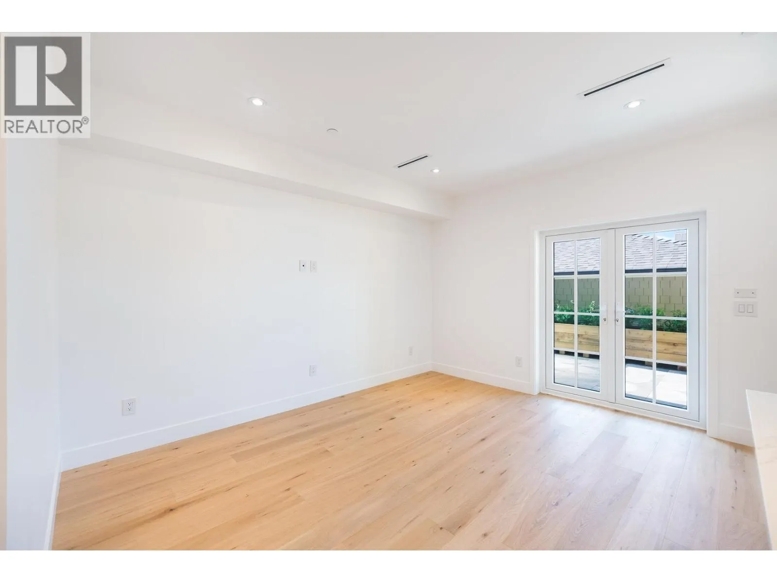 265 W 6TH STREET