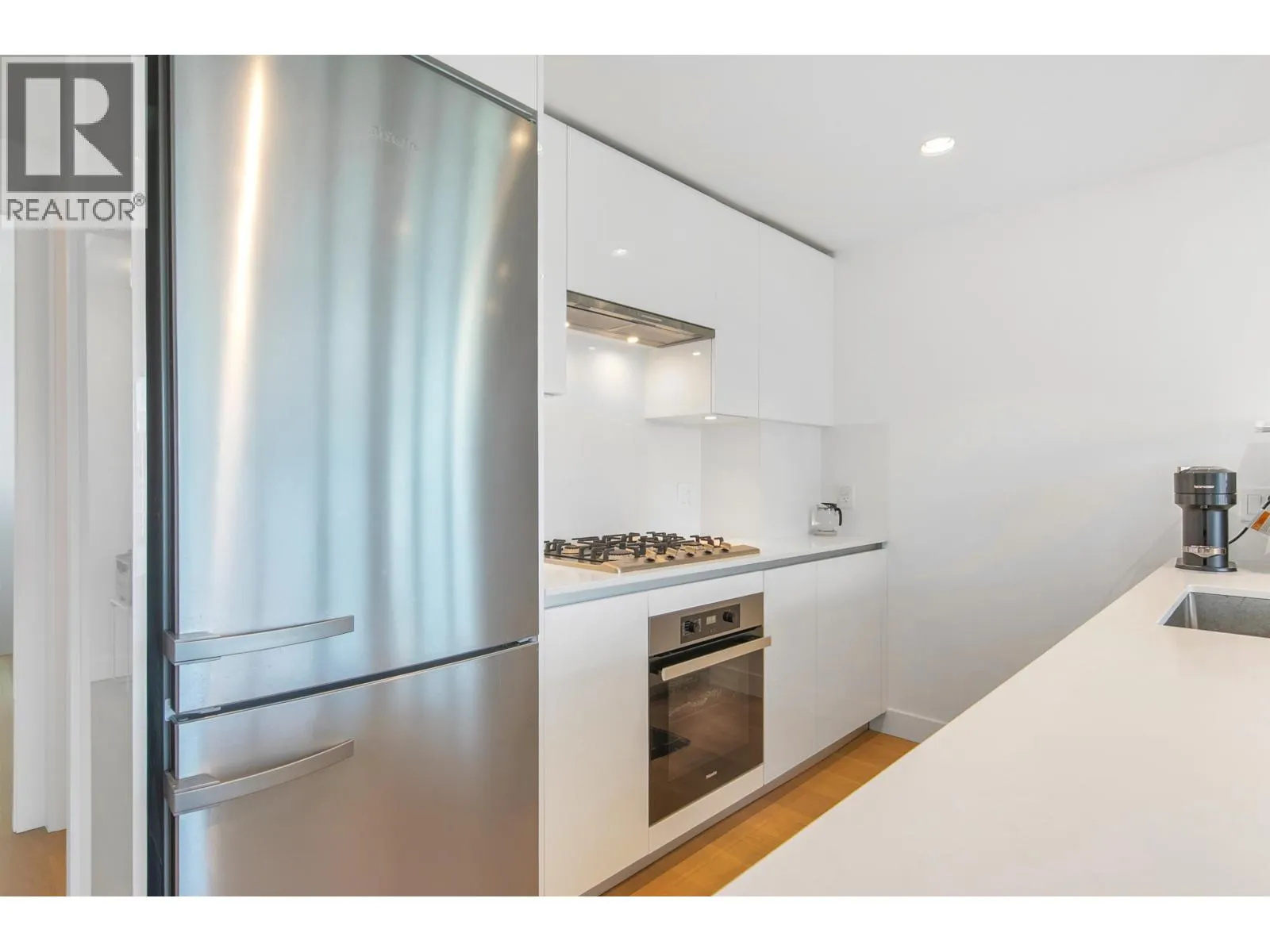 1007 5766 GILBERT ROAD