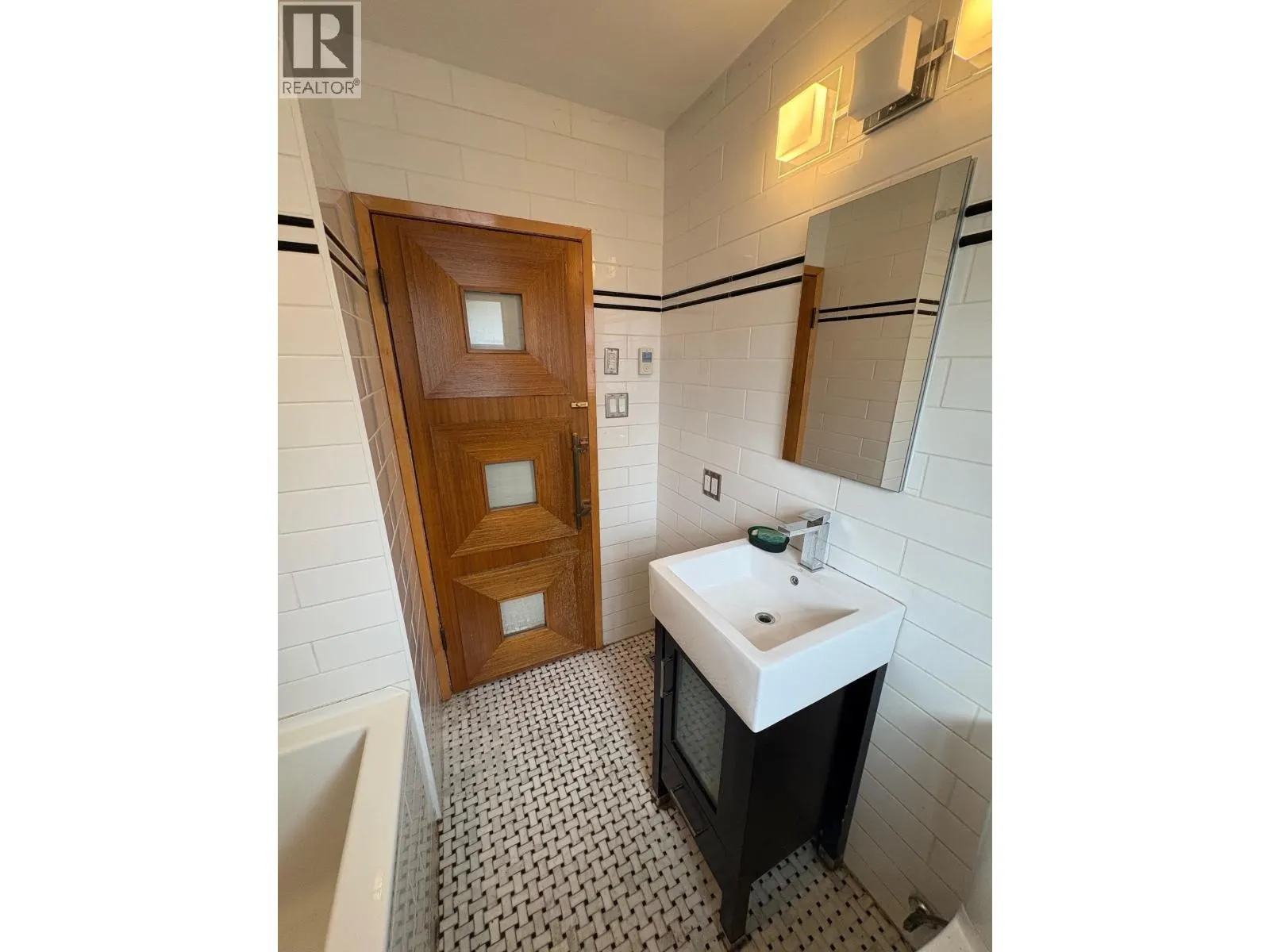 2274 MCLEAN DRIVE