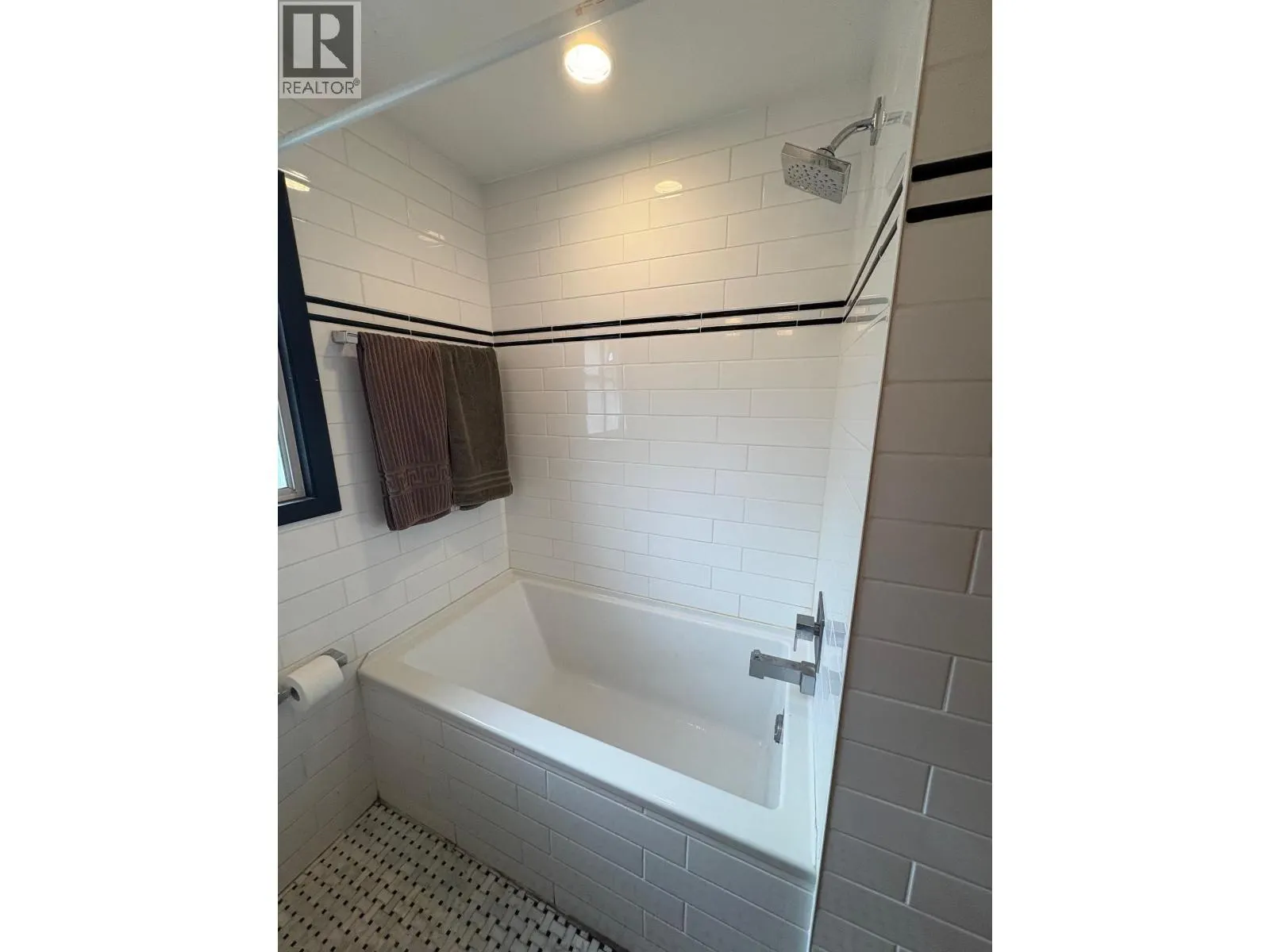 2274 MCLEAN DRIVE