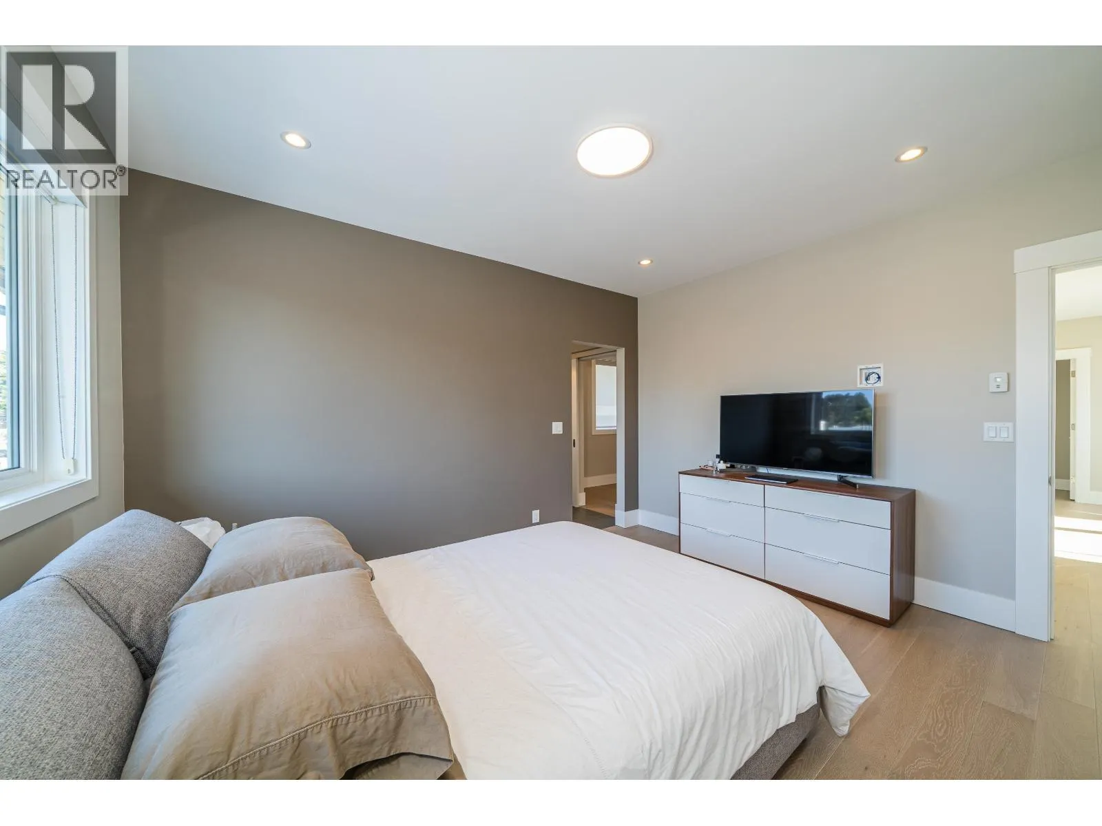 10960 ROSECROFT CRESCENT