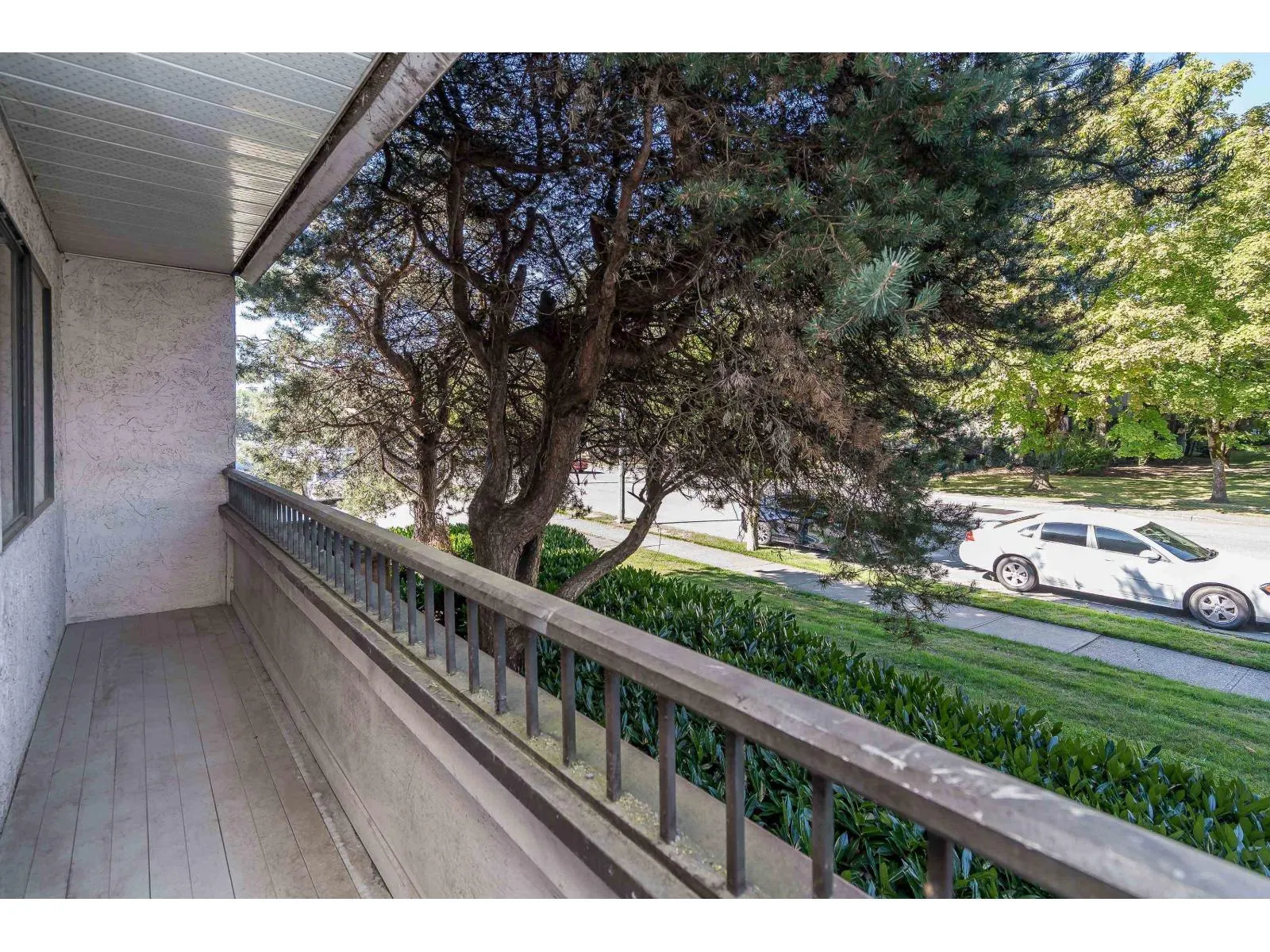 102 20420 54 AVENUE