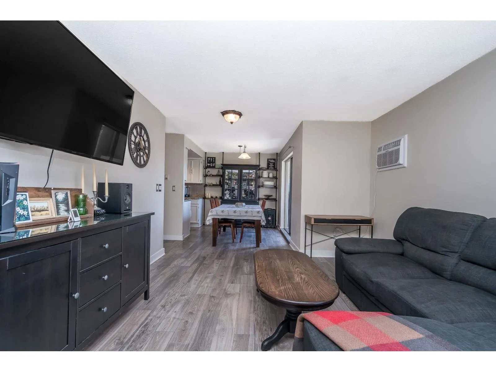102 20420 54 AVENUE