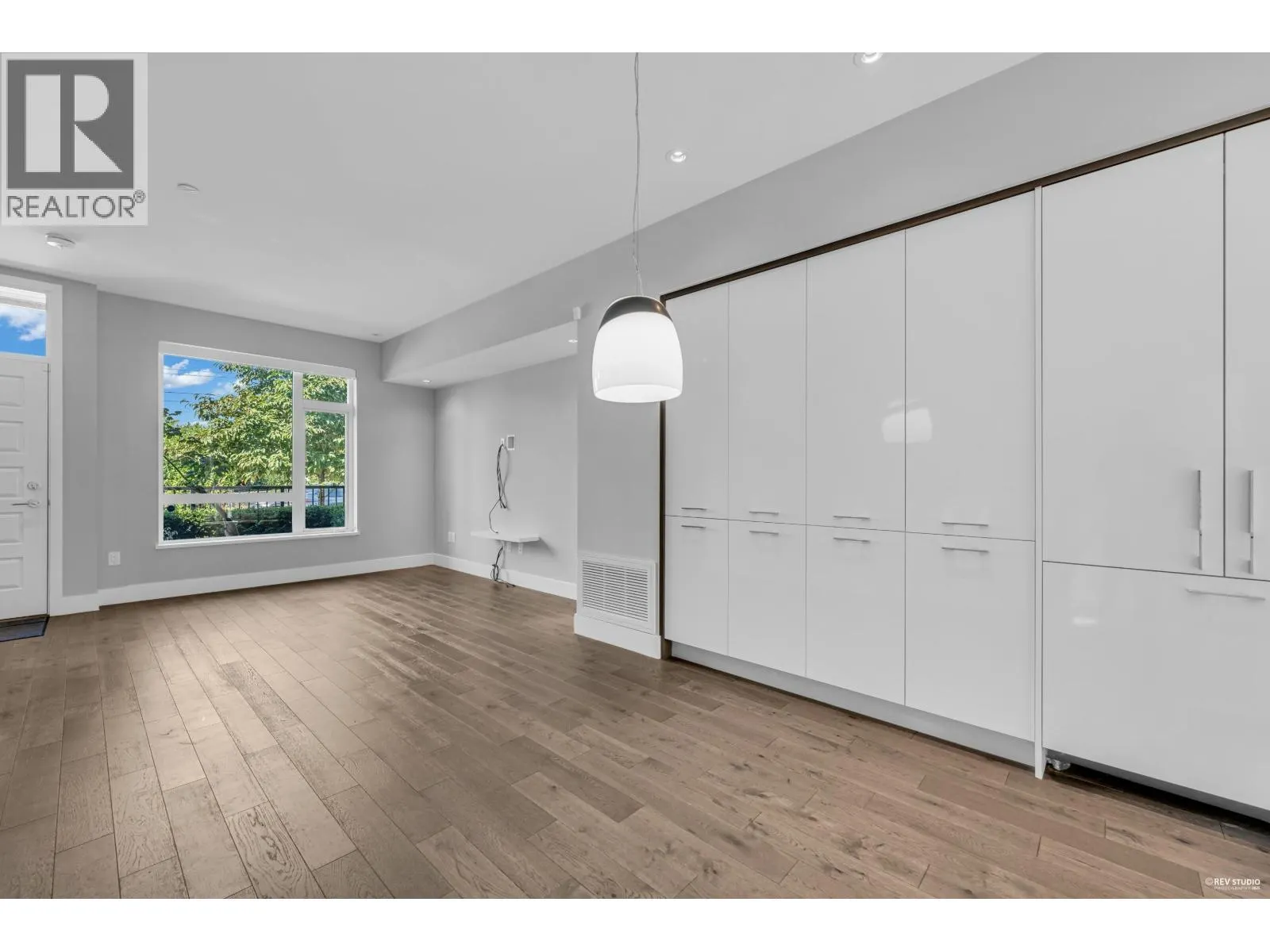 7478 GRANVILLE STREET
