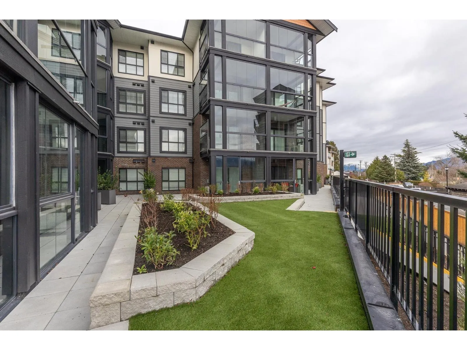 120 8497 YOUNG ROAD|Chilliwack Proper South