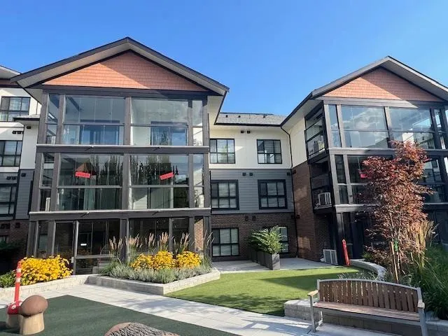 120 8497 YOUNG ROAD|Chilliwack Proper South