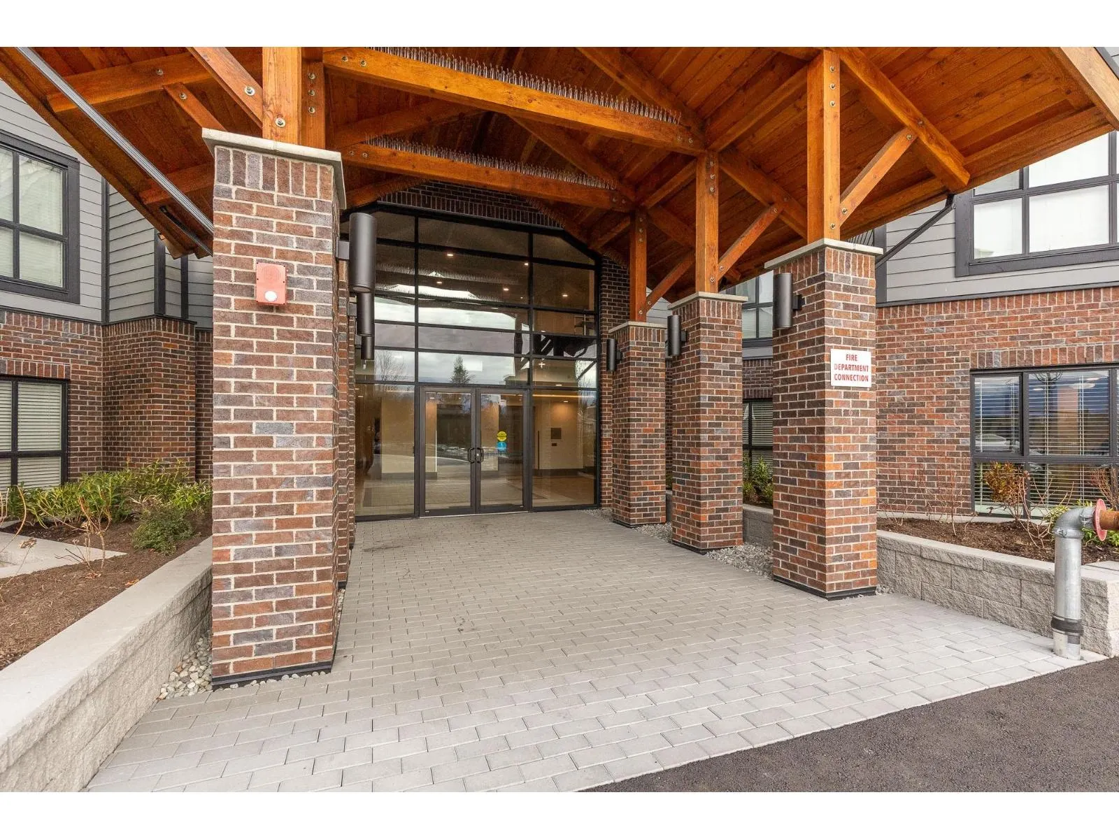 120 8497 YOUNG ROAD|Chilliwack Proper South