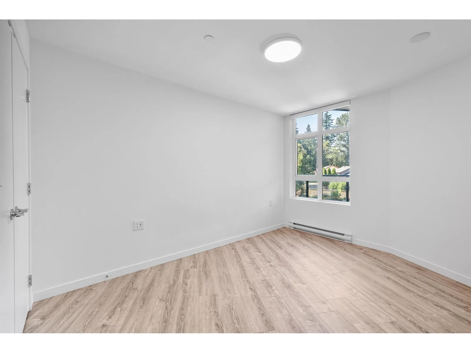 220 13968 LAUREL DRIVE