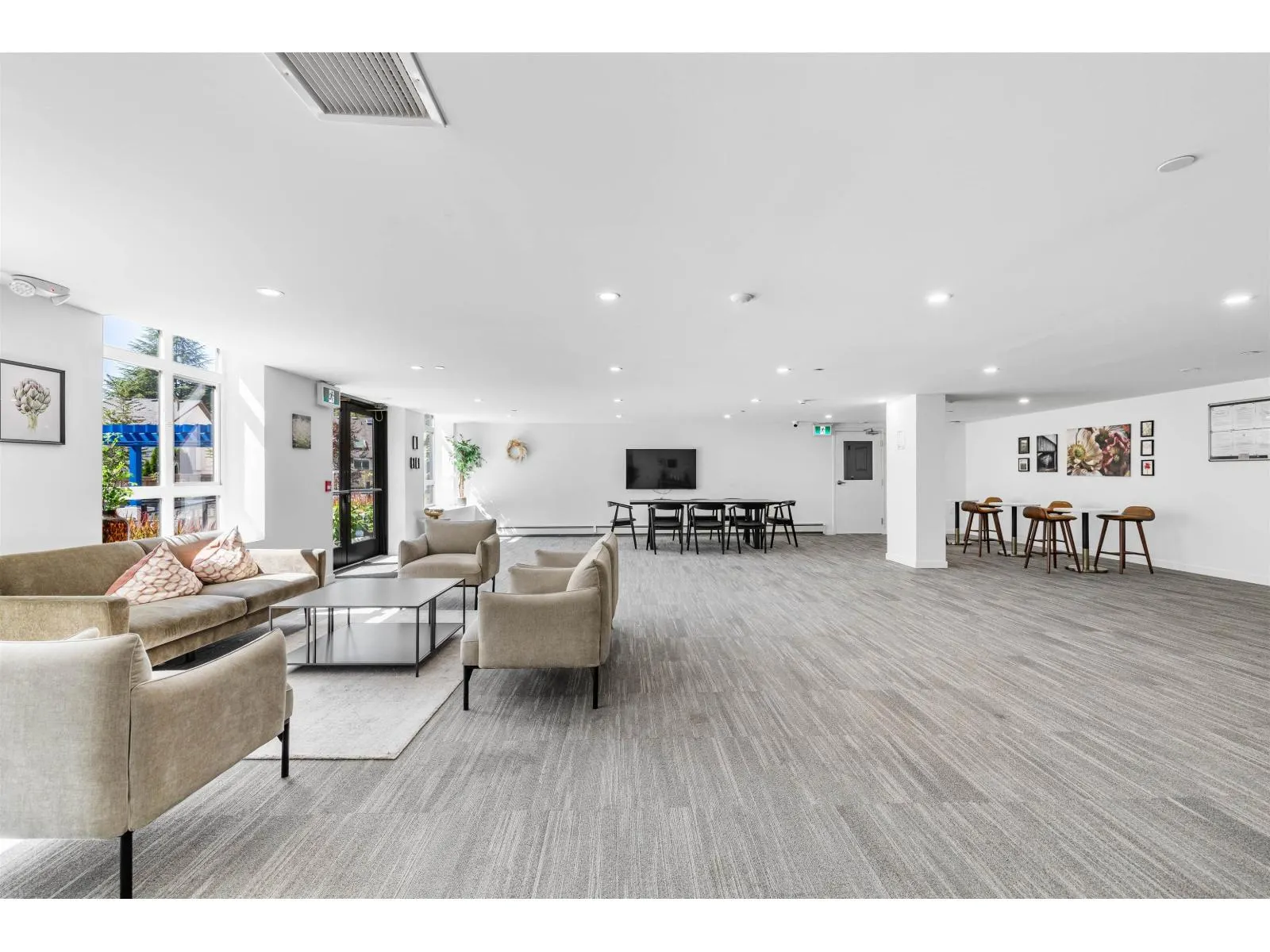 220 13968 LAUREL DRIVE