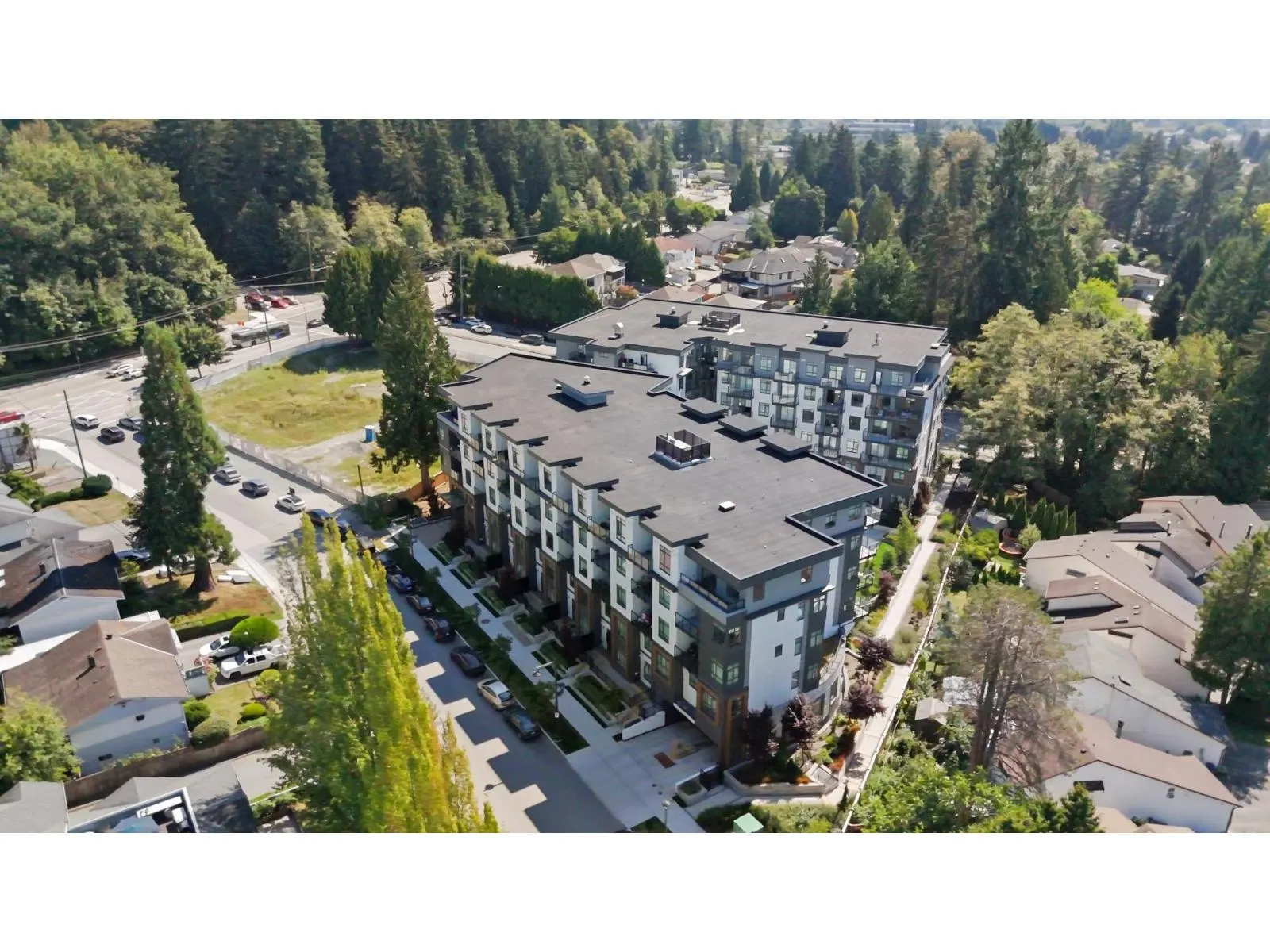220 13968 LAUREL DRIVE