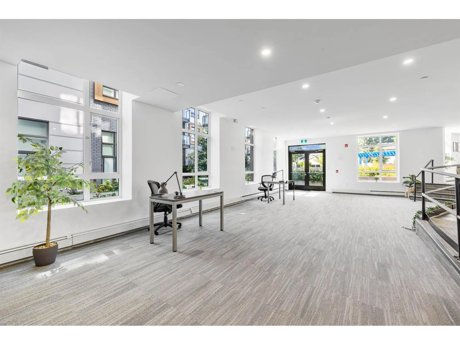 220 13968 LAUREL DRIVE