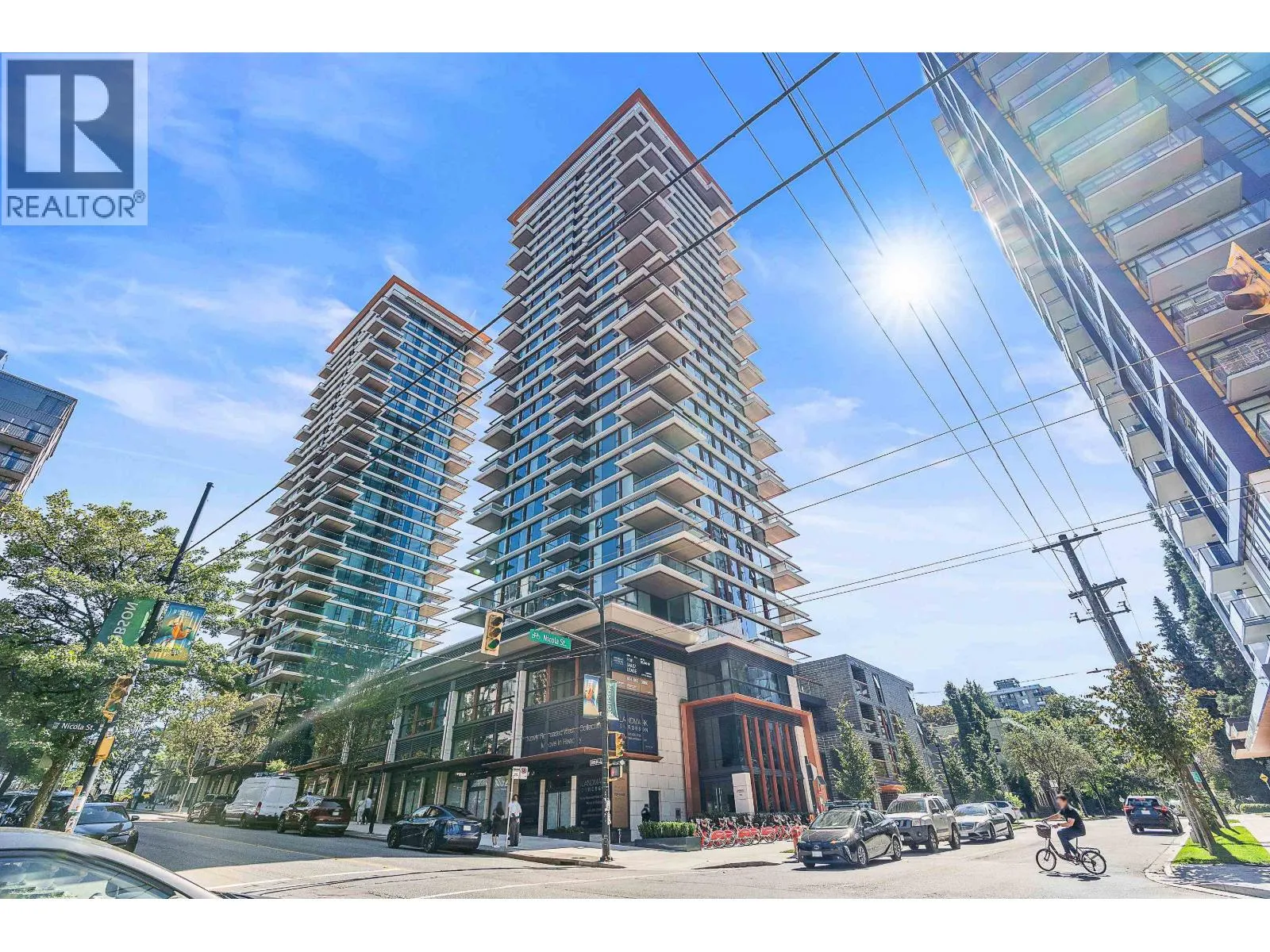 2104 1482 ROBSON STREET